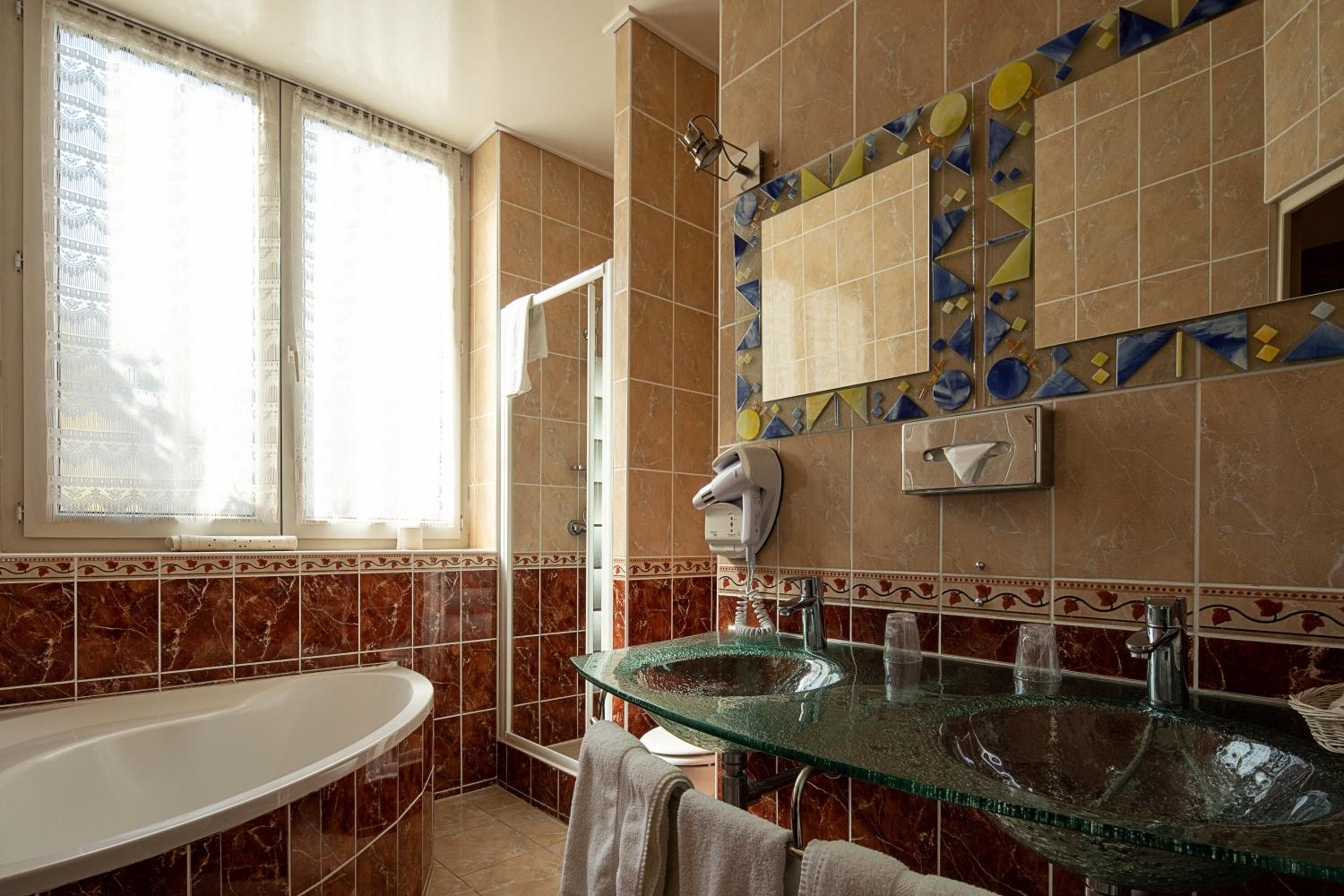 Superior King Room - Photo 2