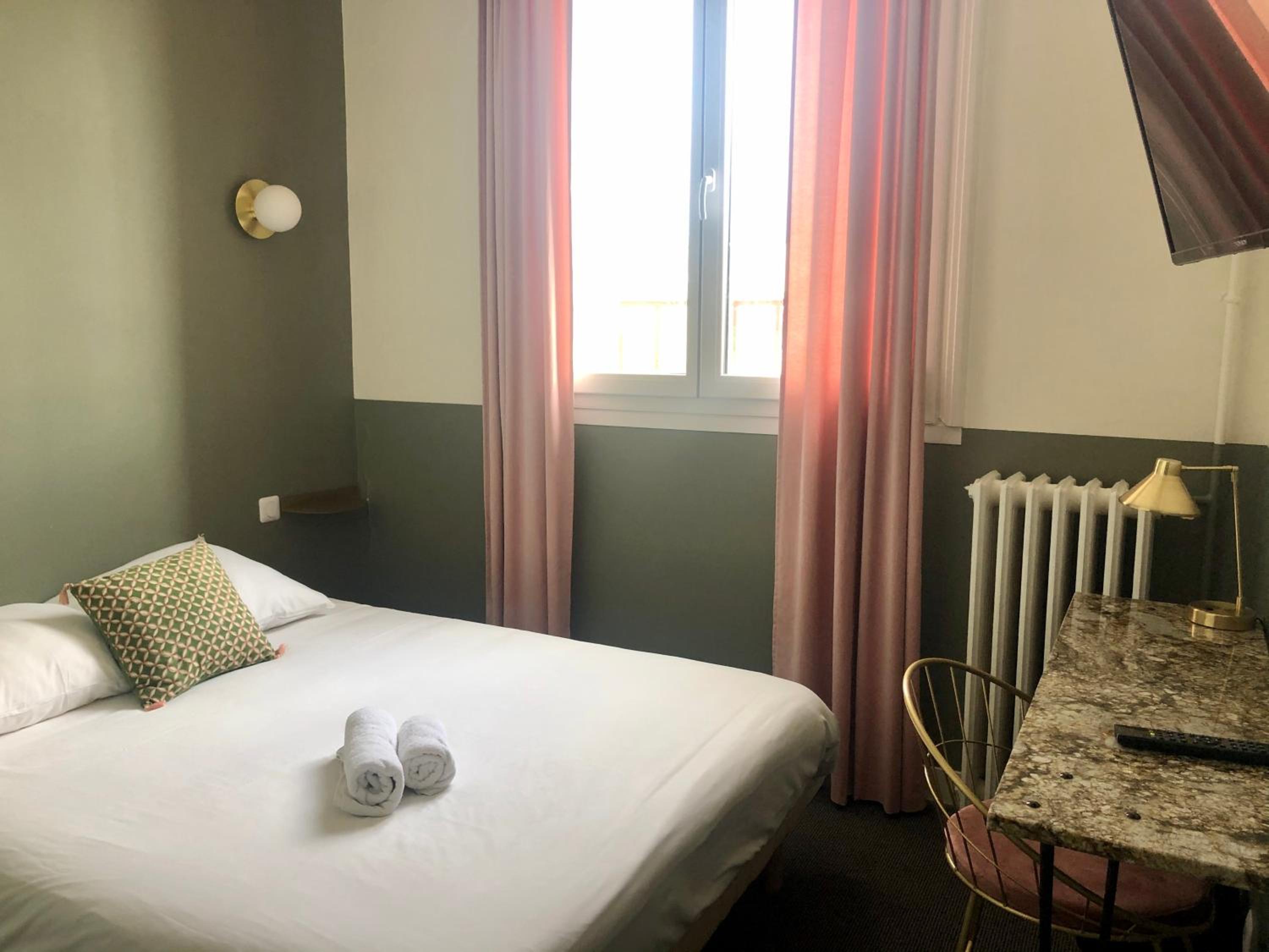 Cozy Double Room - Photo 8
