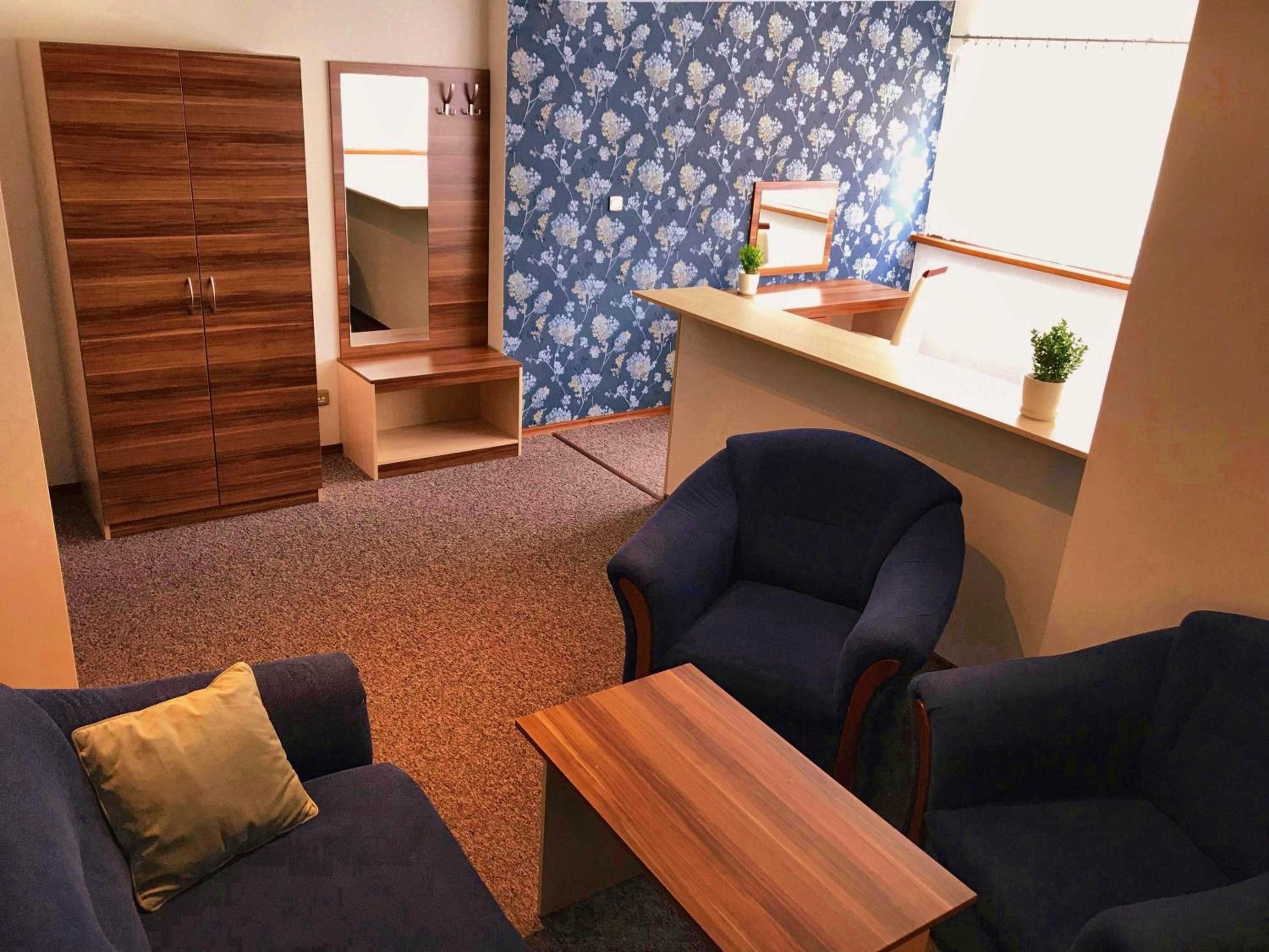 Quadruple Room - Photo 11