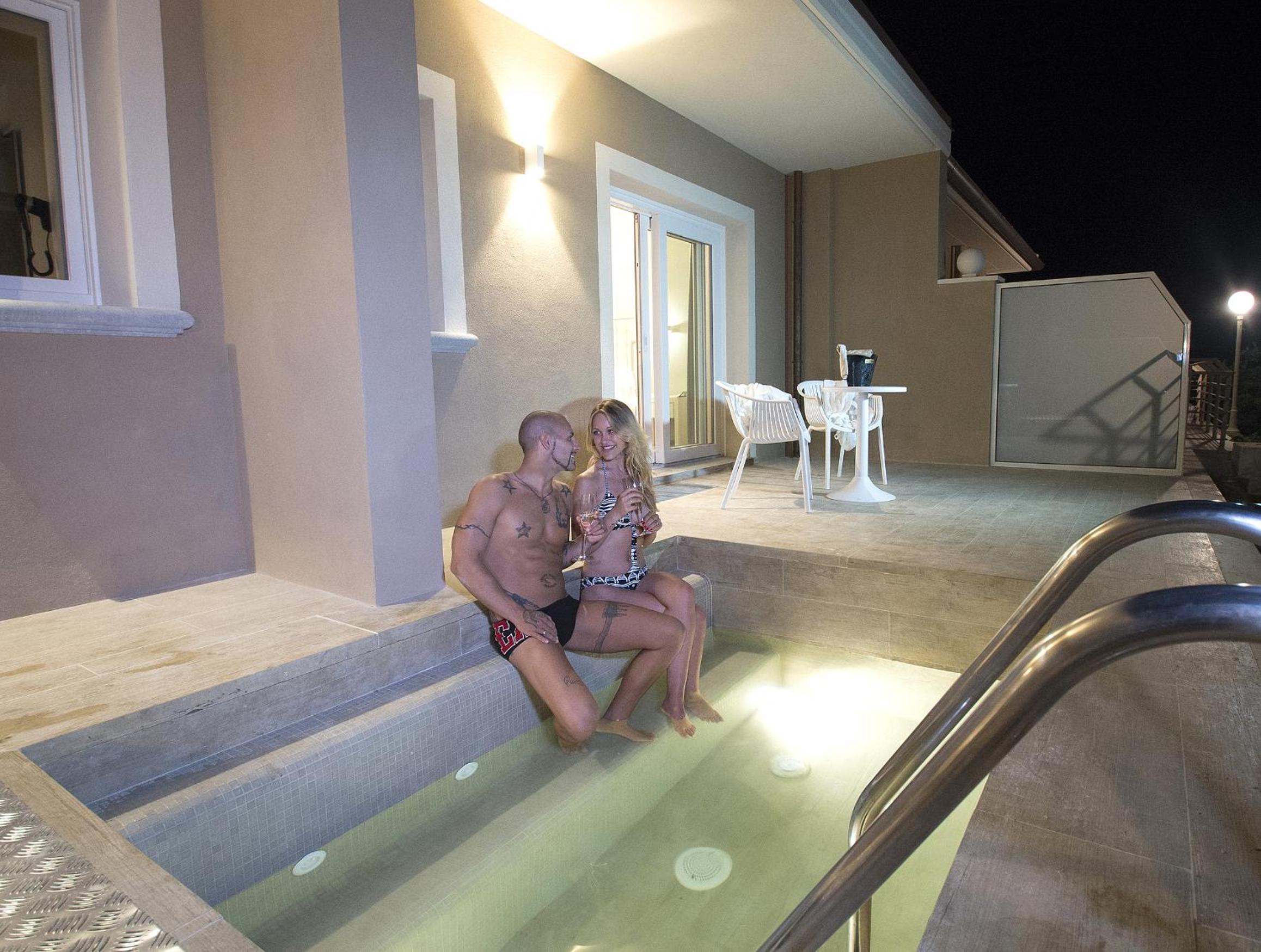 Suite with Private Pool - Photo 2