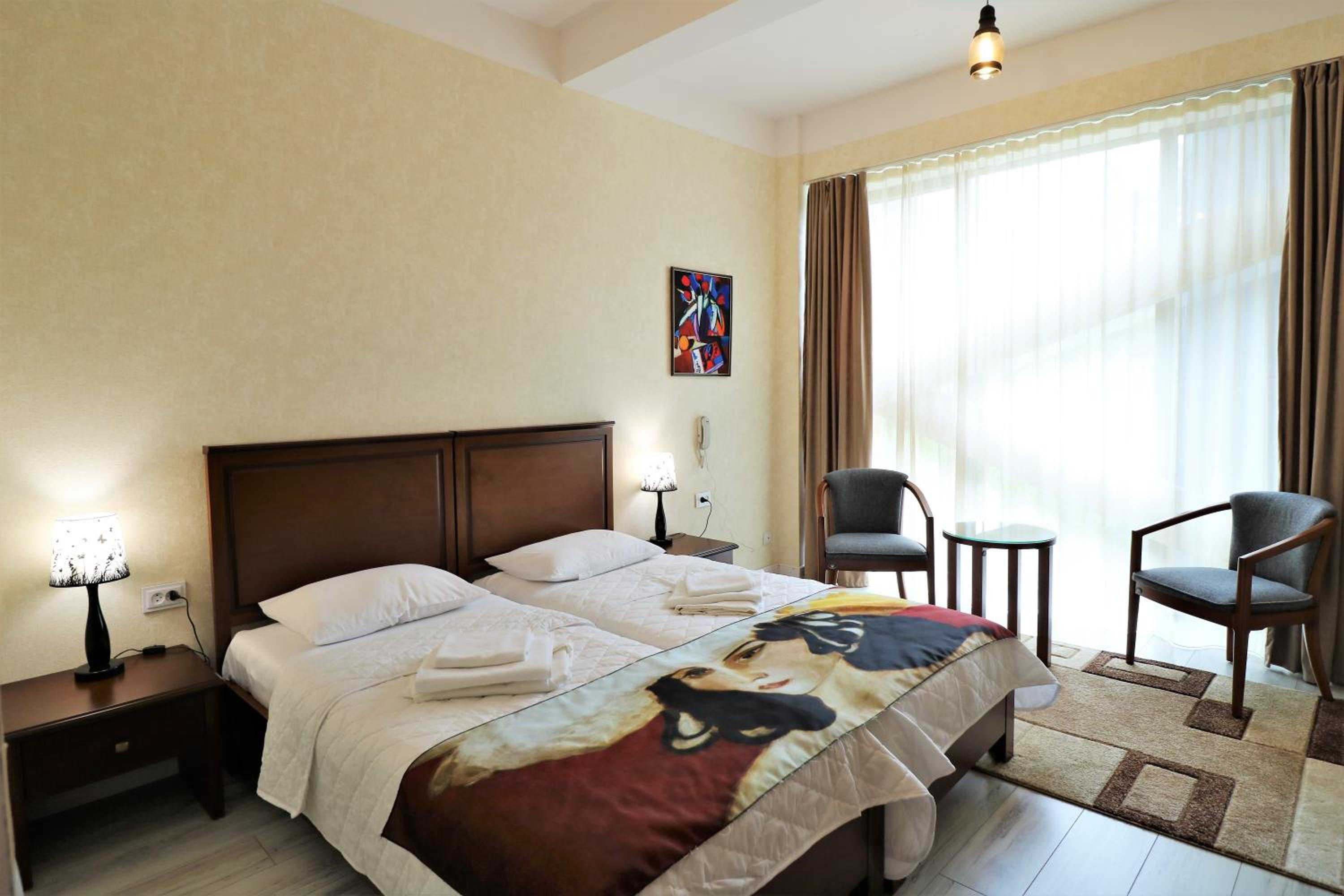 Standard Twin Room - Photo 11