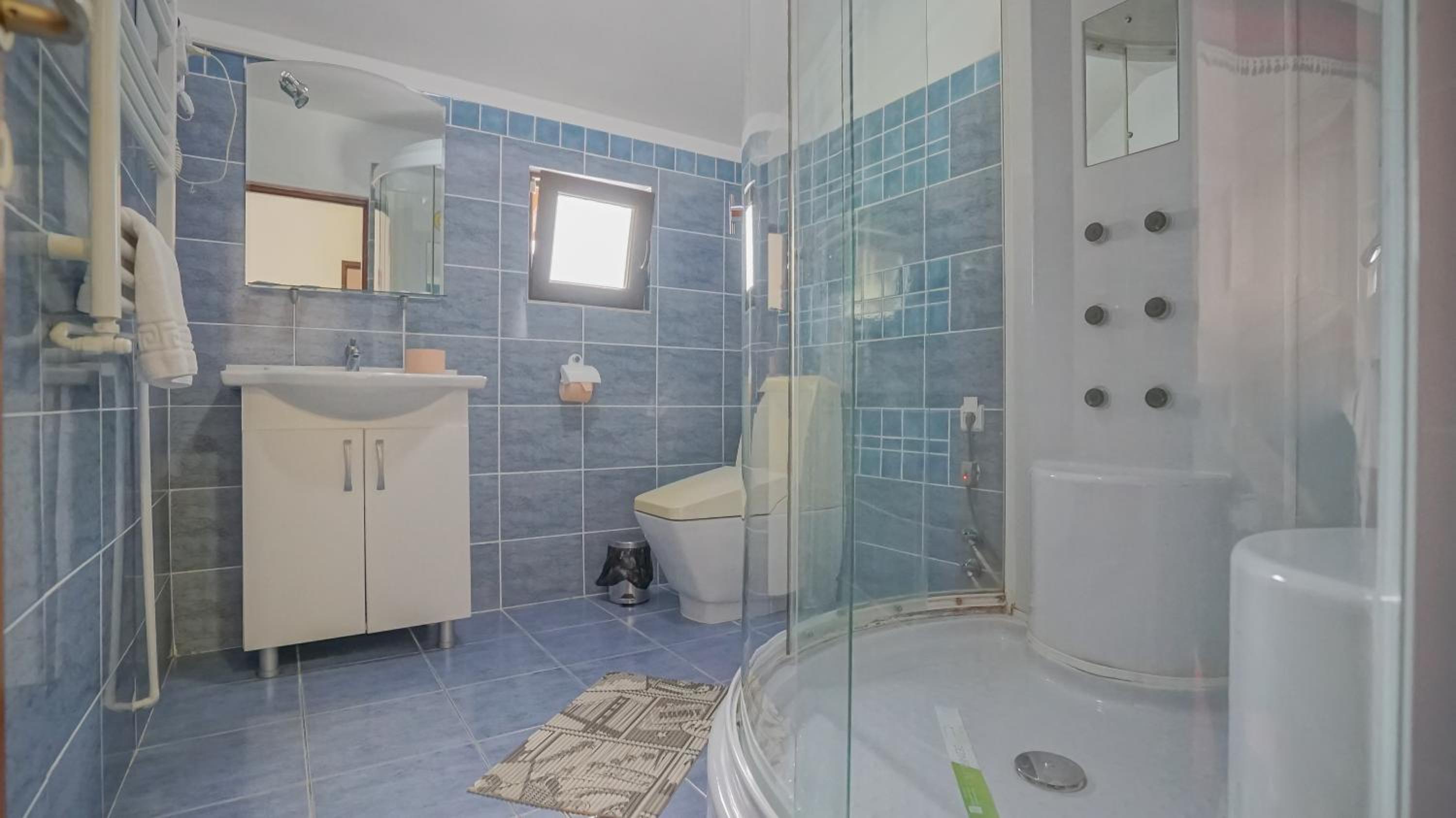 Double Queen Room with Balcony photo 3