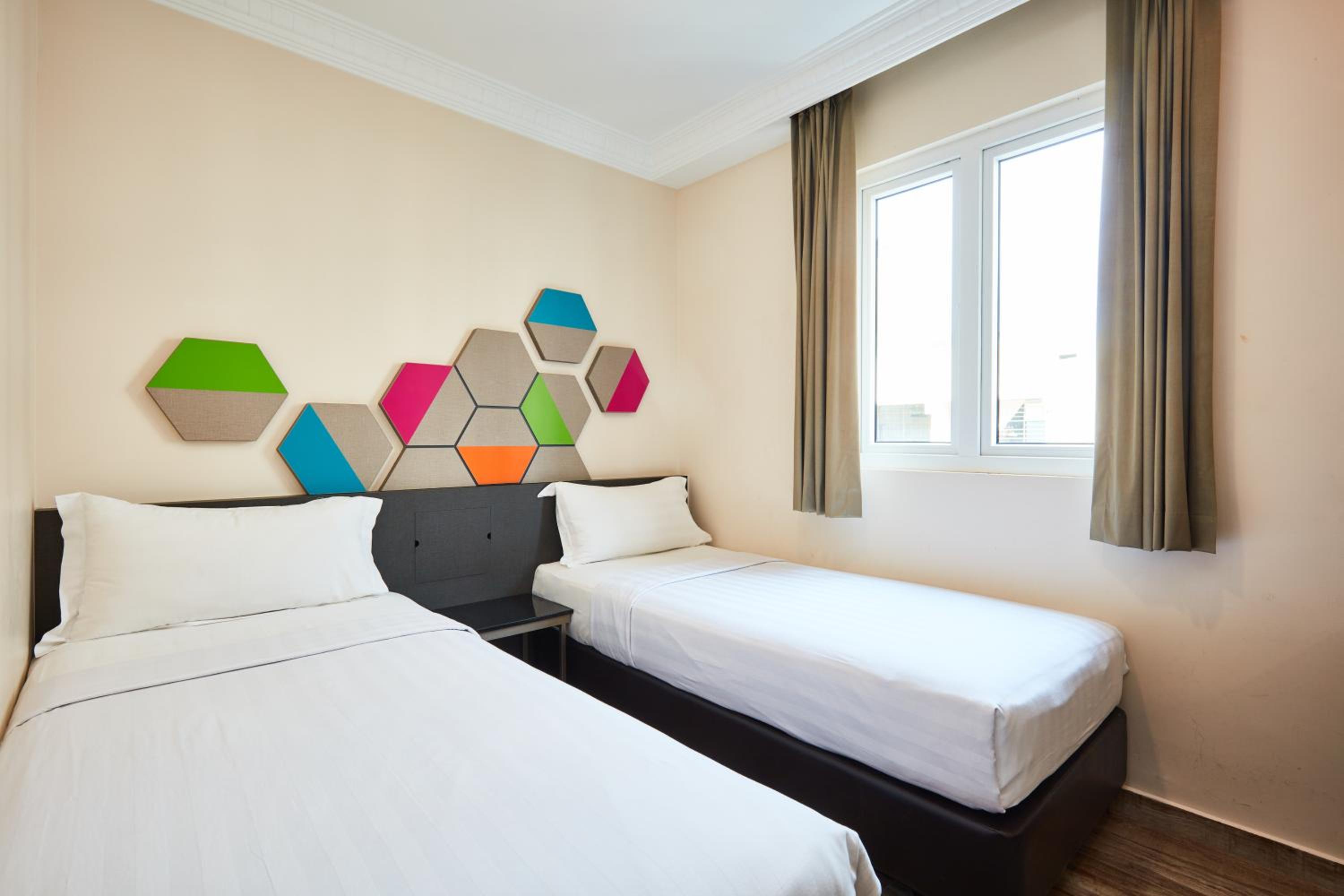 Deluxe Twin Room photo 3