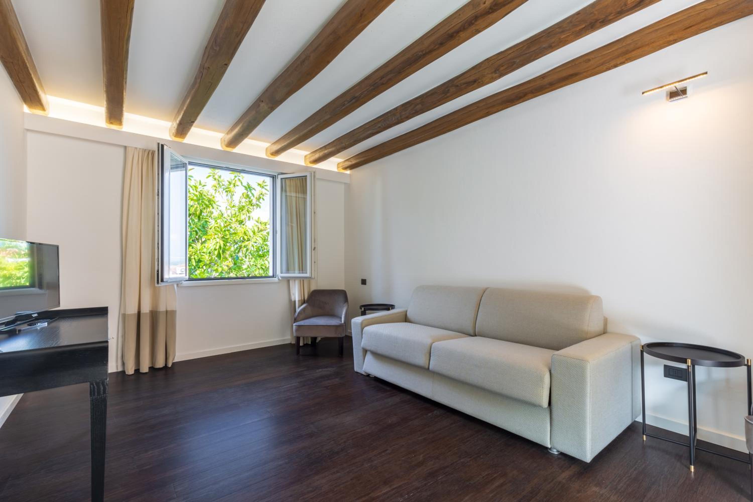 Suite with Terrace photo 2