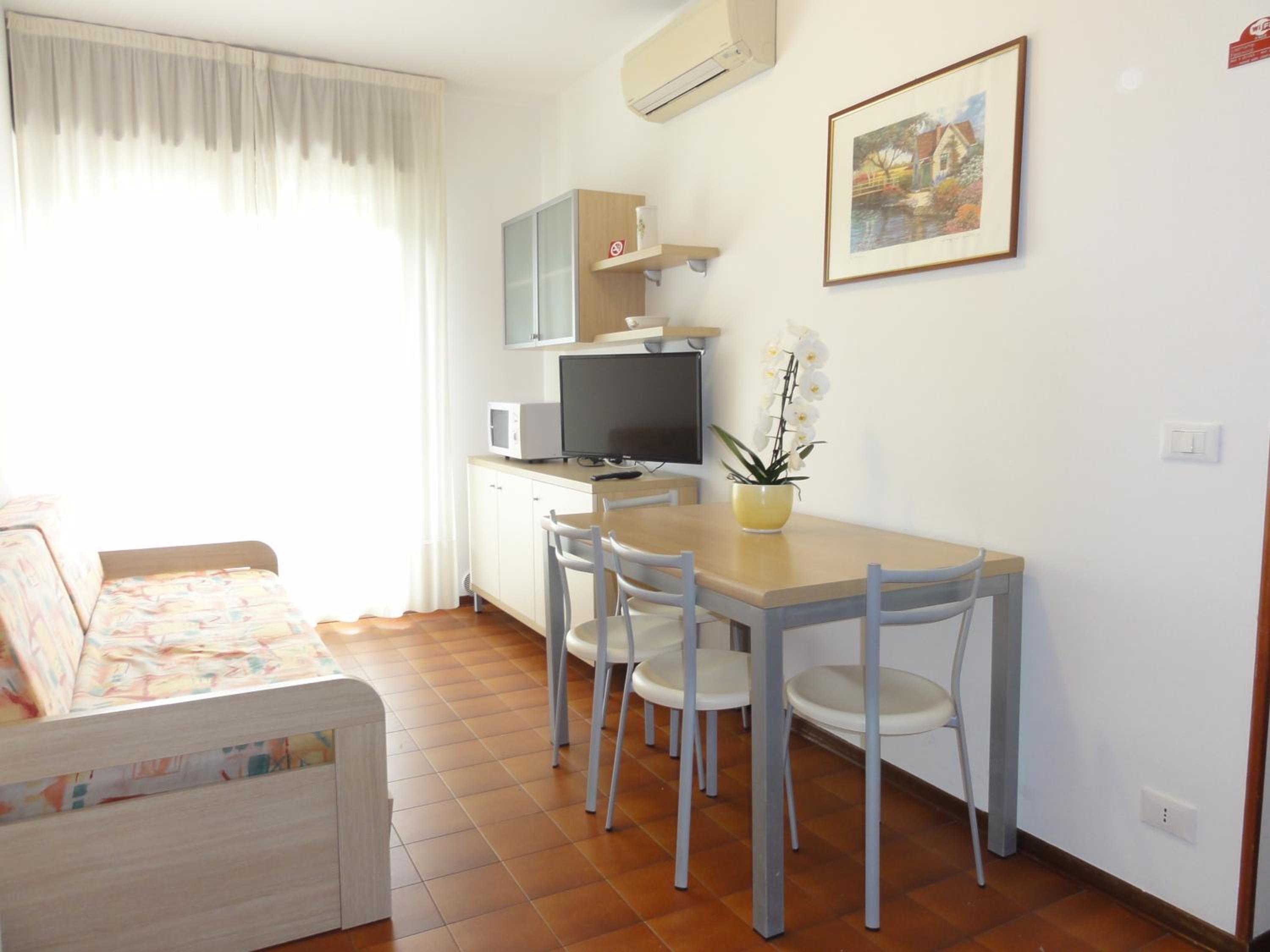 One-Bedroom Apartment photo 2