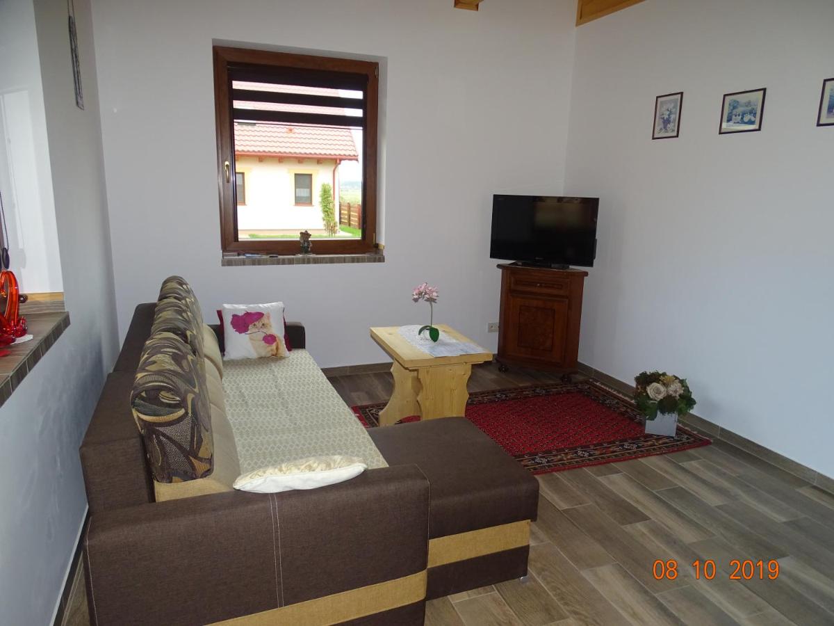 One-Bedroom House photo 1