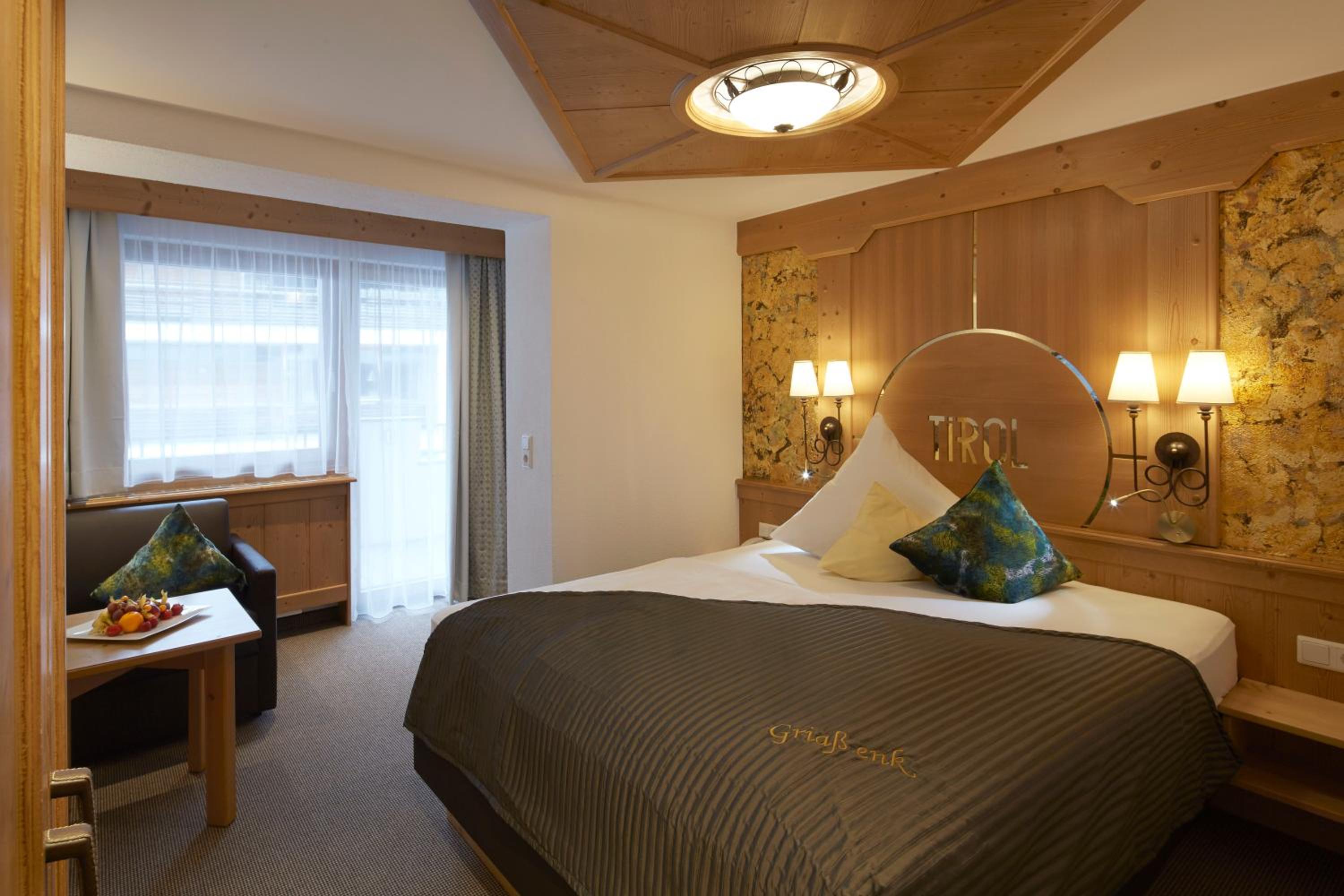Queen Room photo 1