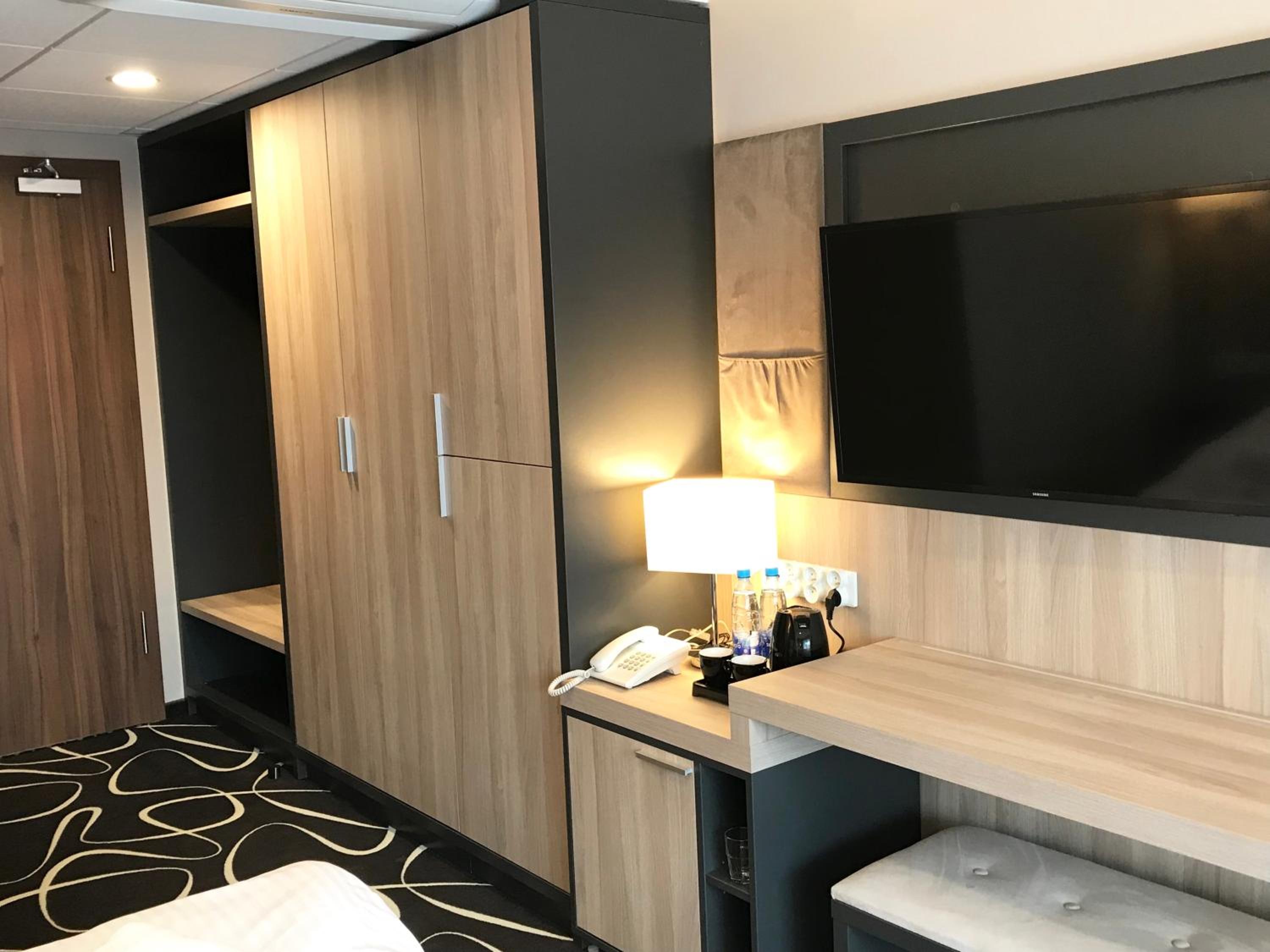 Deluxe Double Room with Balcony photo 3