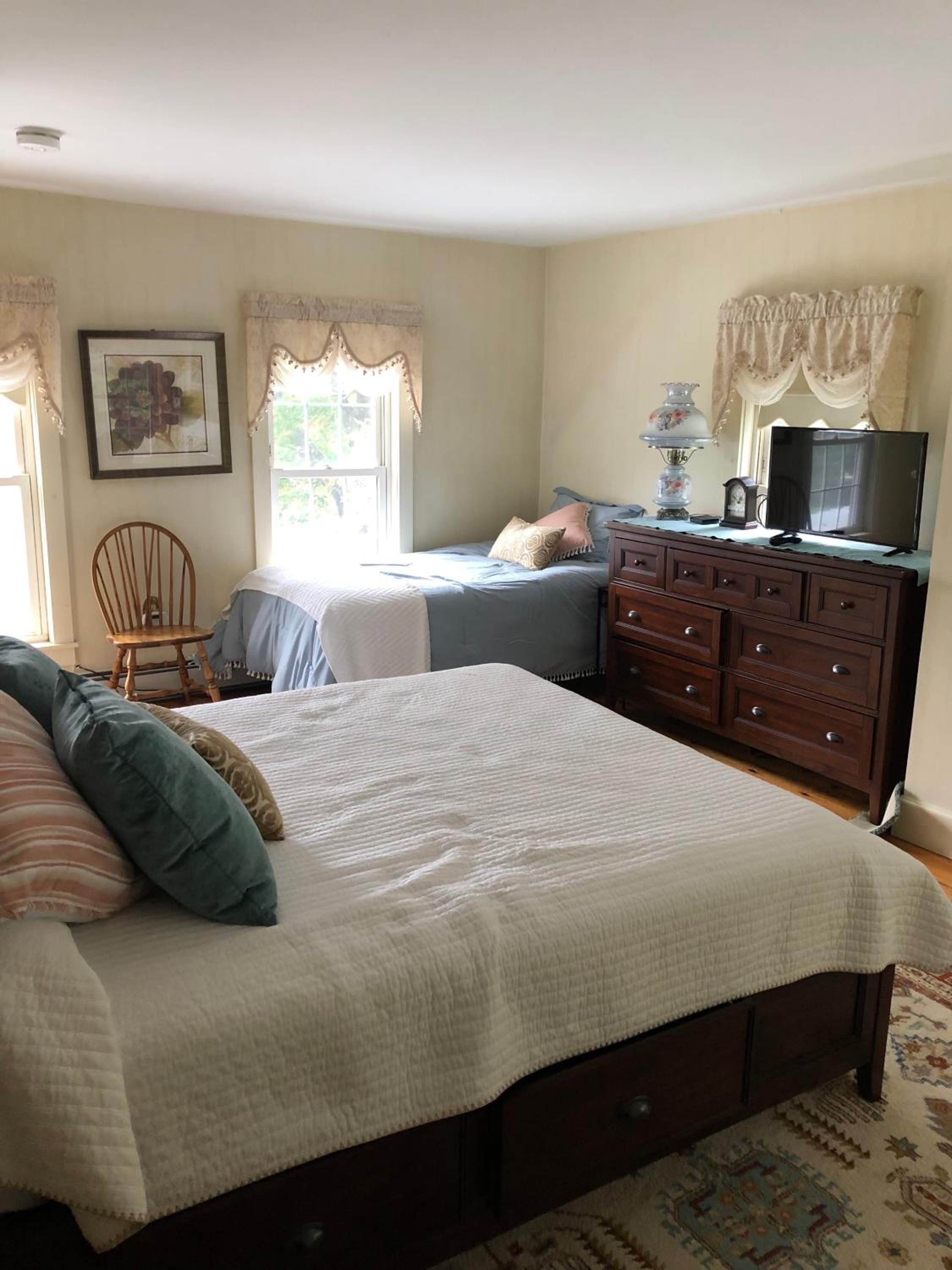 Queen Room photo 1
