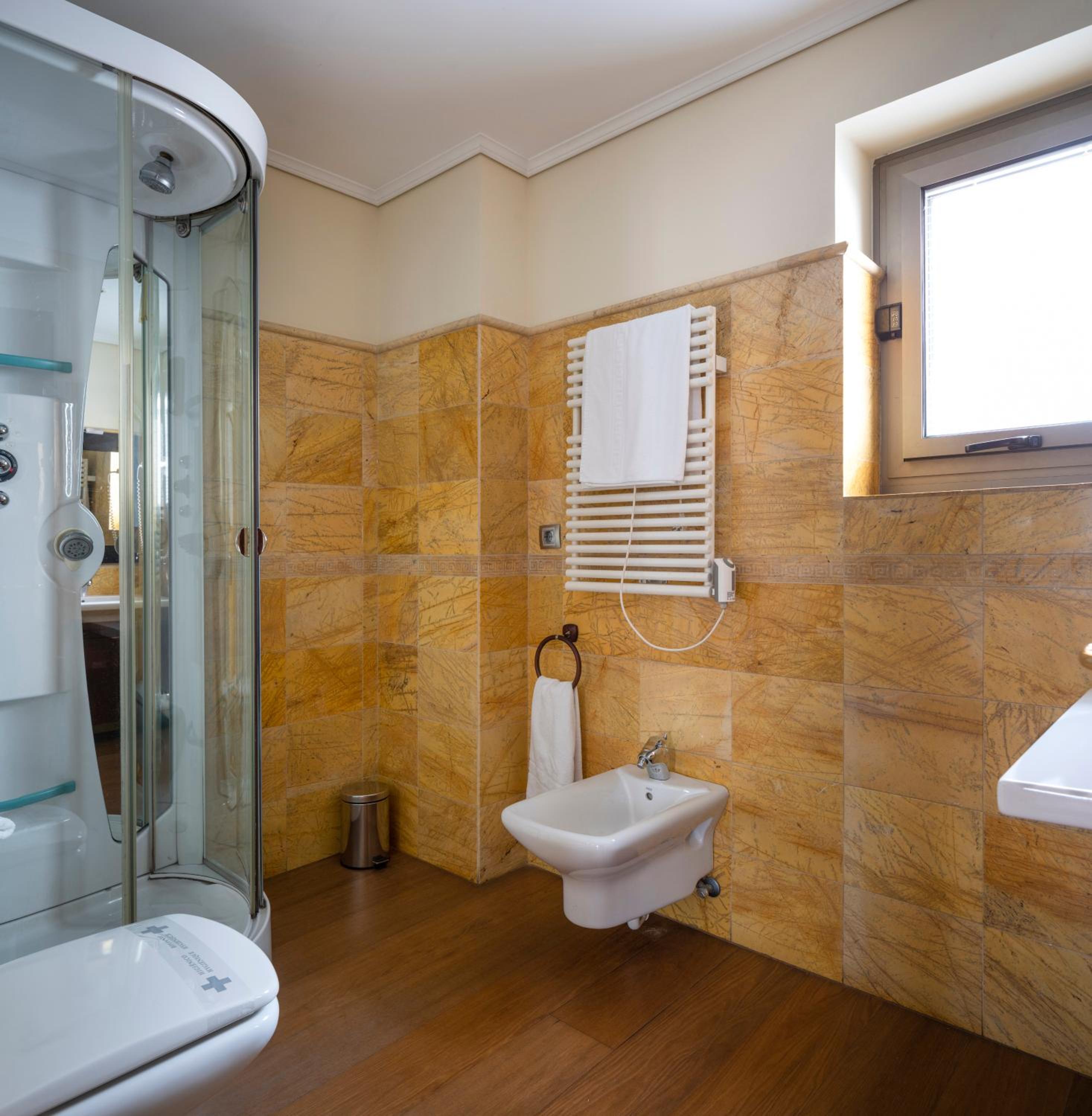 Two-Bedroom Apartment - Photo 4