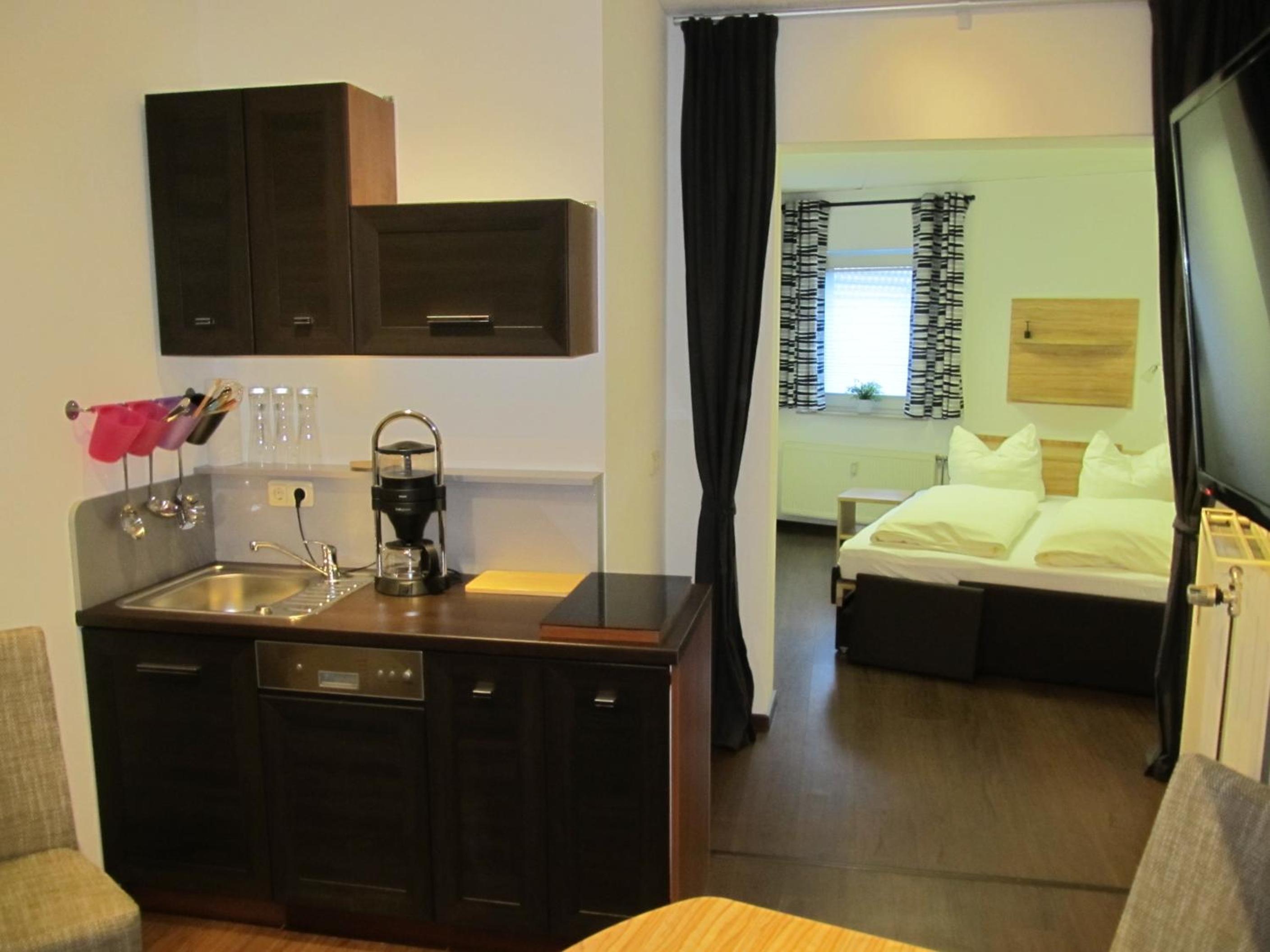 One-Bedroom Apartment - Annex