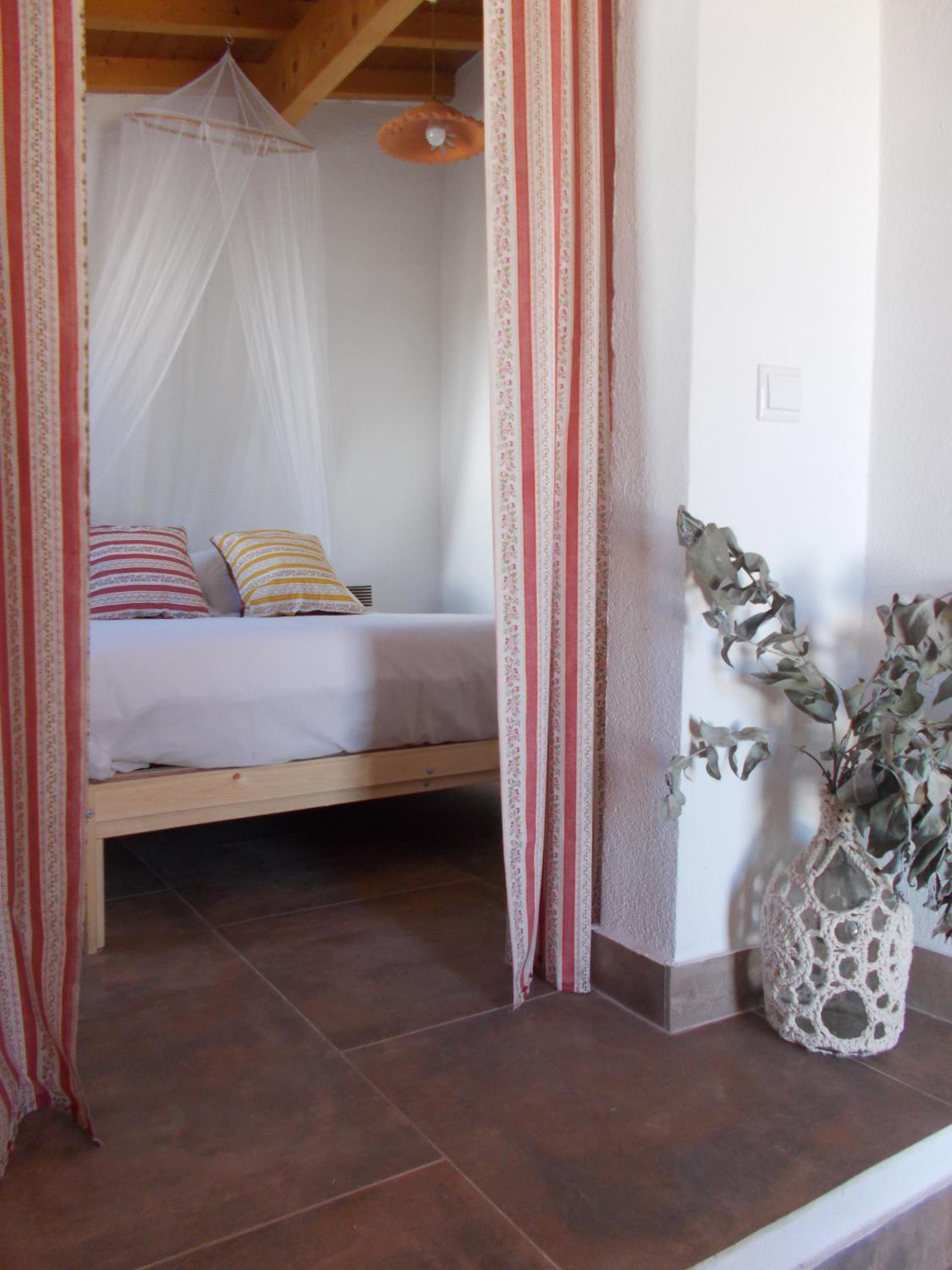 One-Bedroom Suite - Photo 8