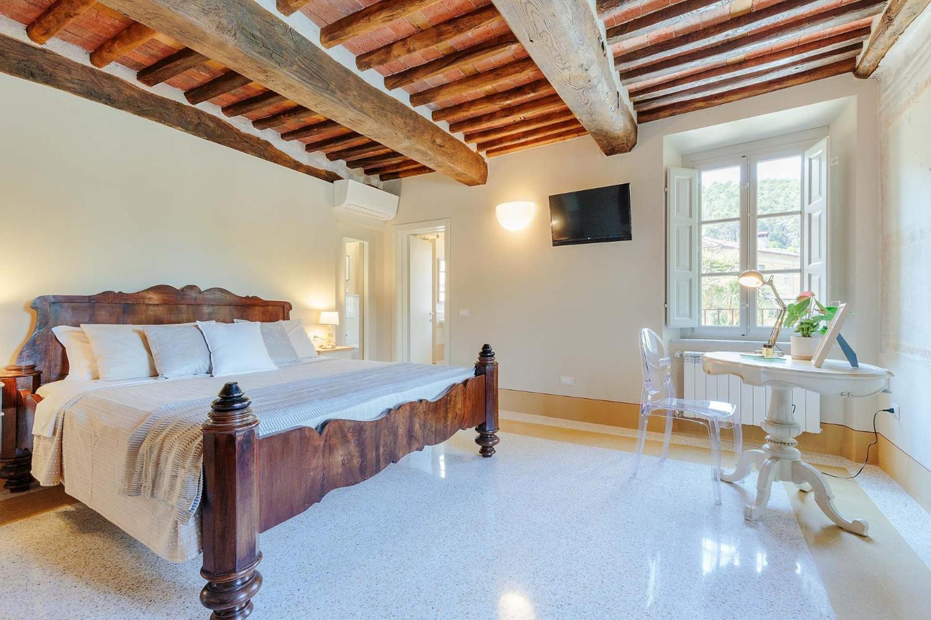 King Room with Pool View photo 2