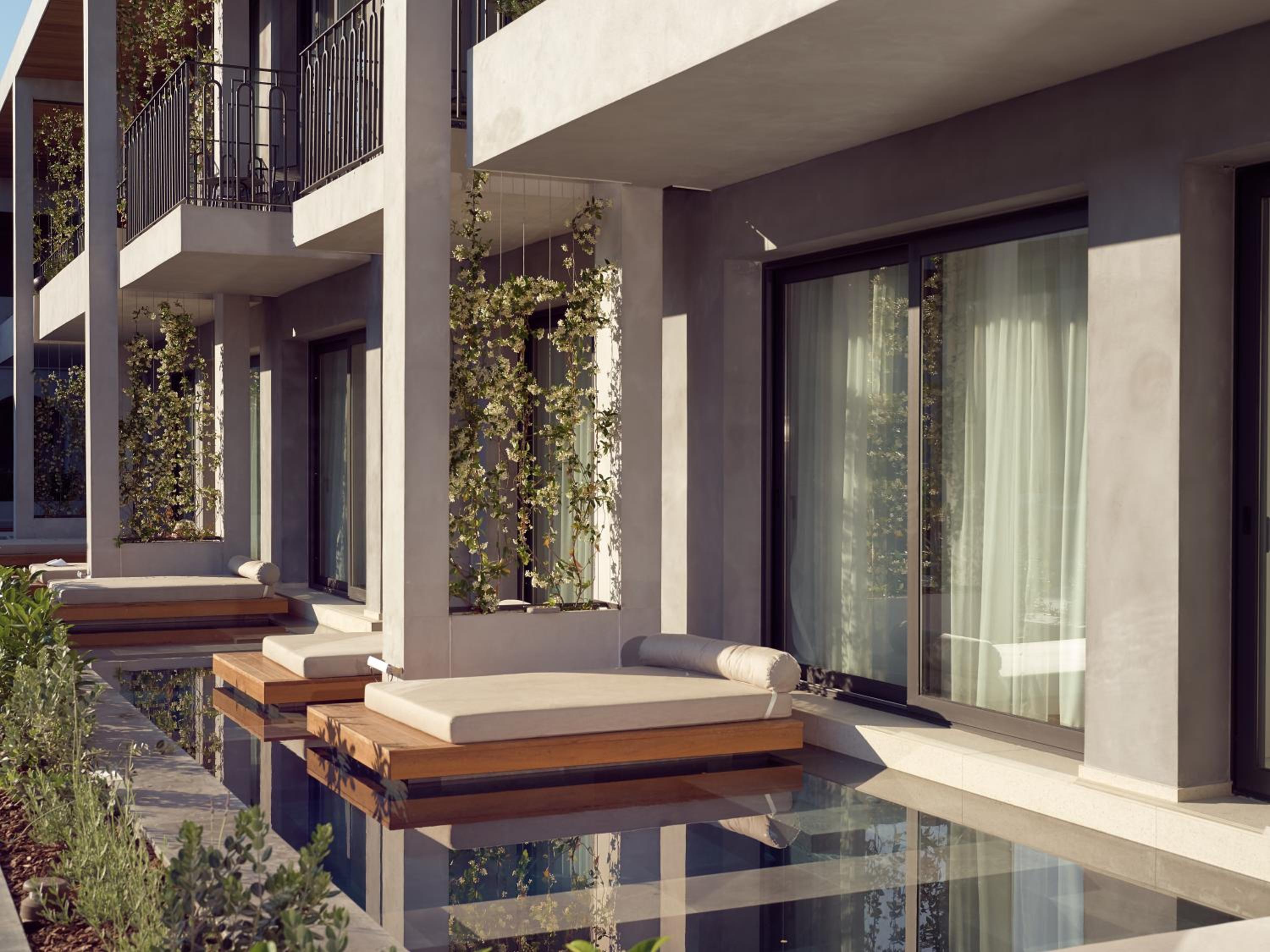 Superior Suite with Shared Pool  photo 2