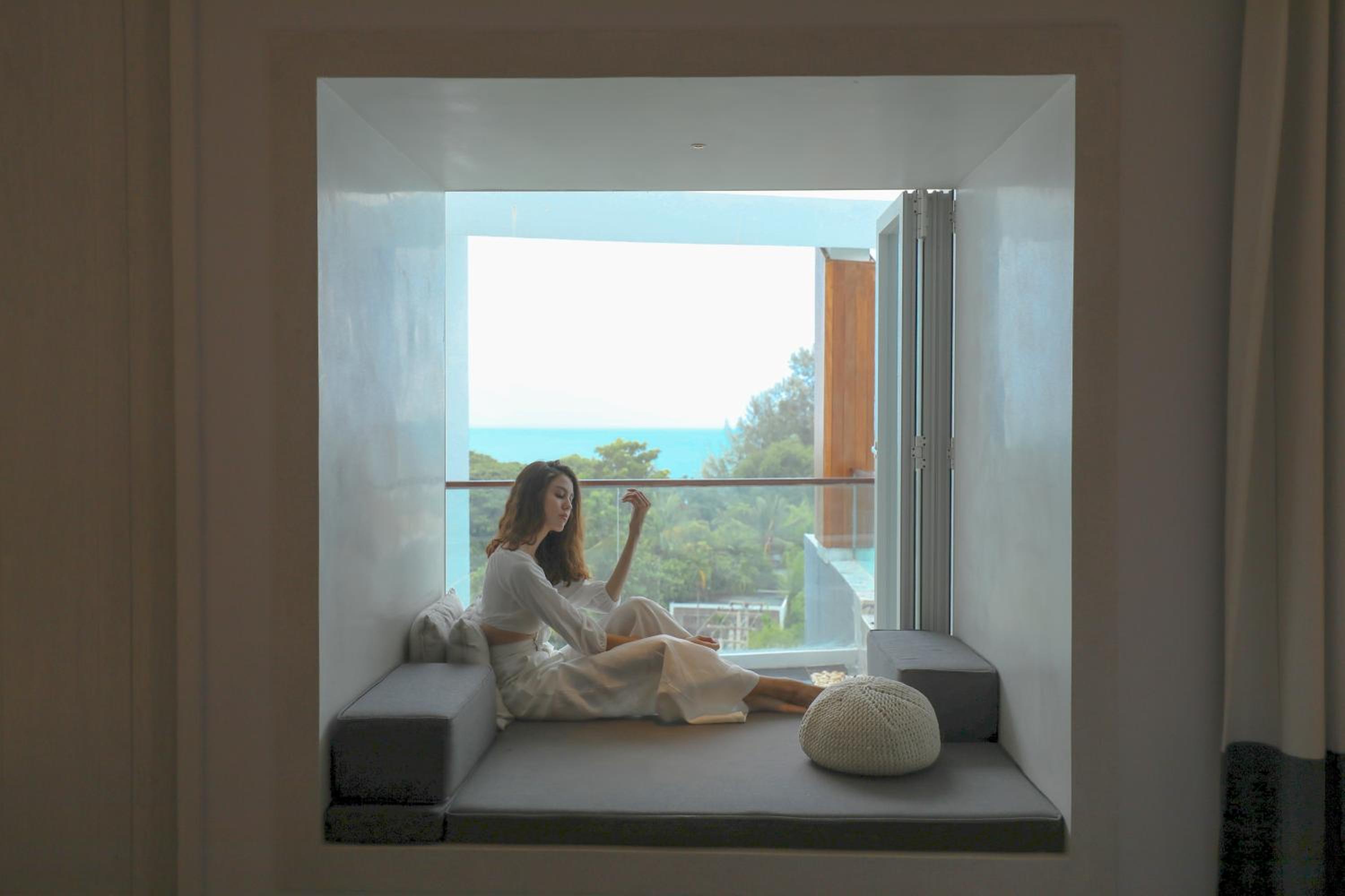 Pool Suite - Photo 8