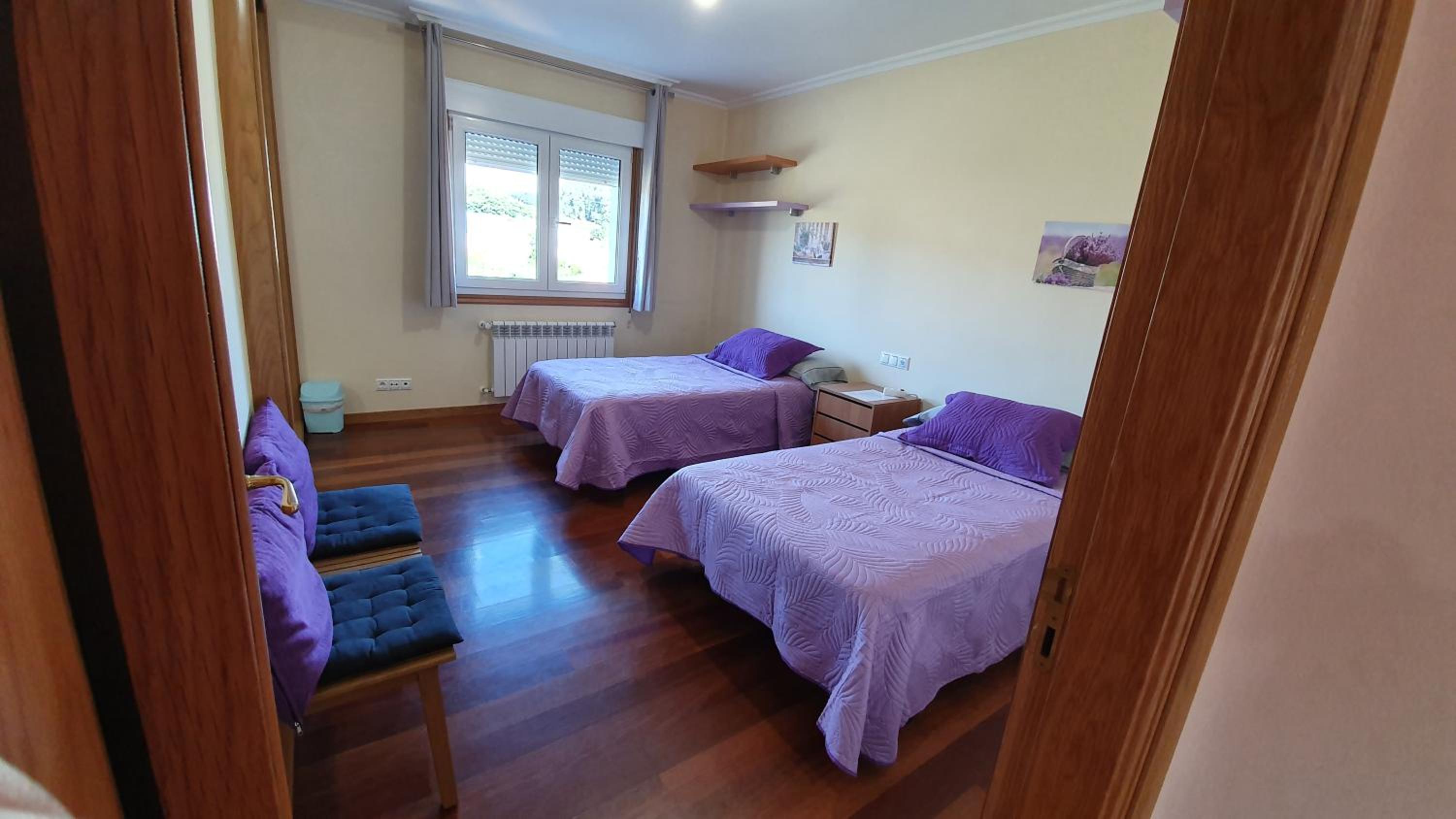 Twin Room with Shared Bathroom photo 2