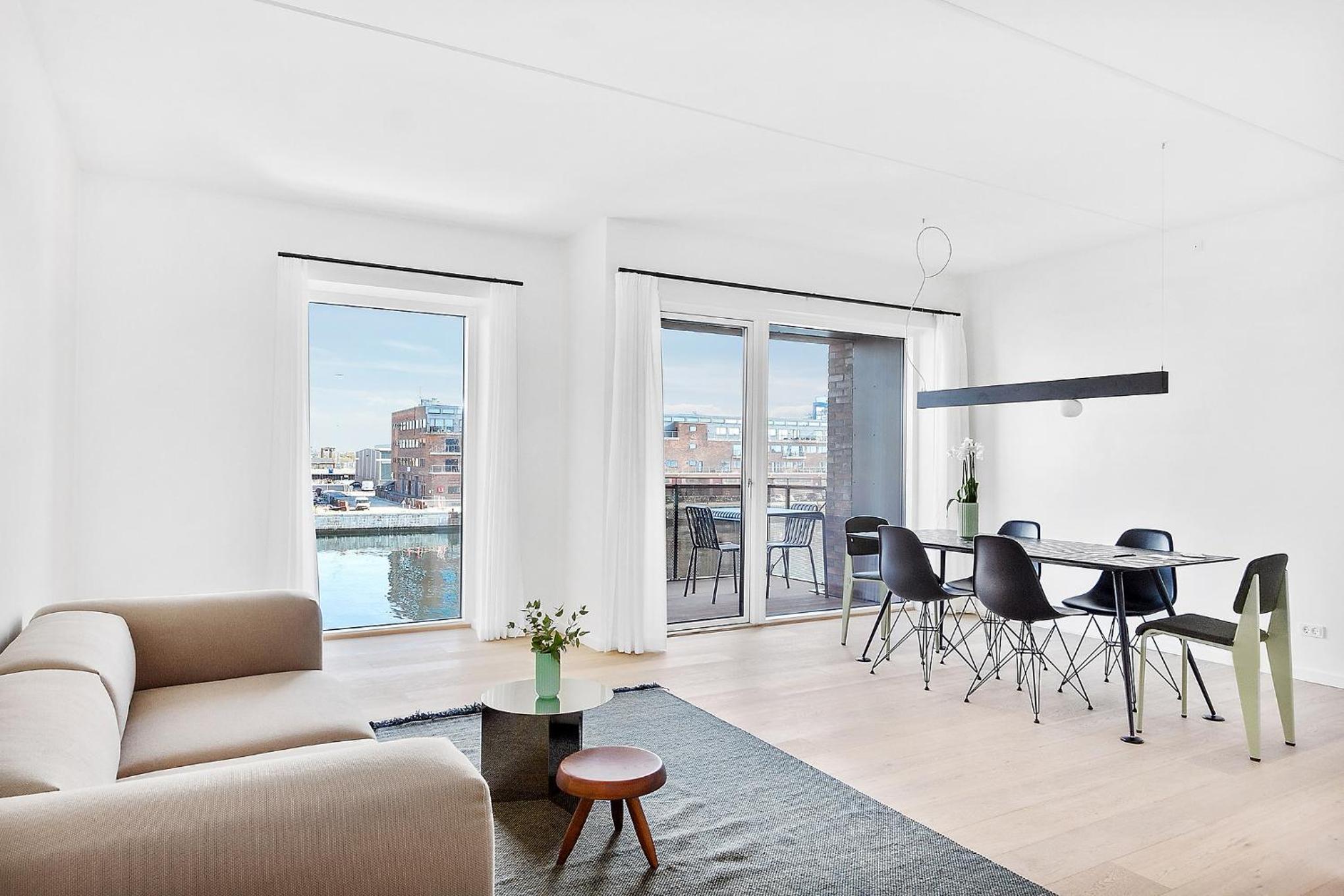 One Bedroom Apartment With Sea View