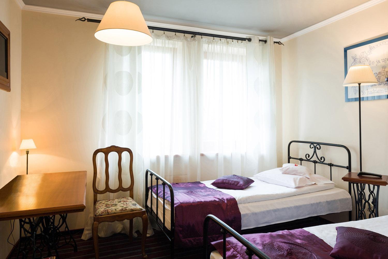 Twin Room - Photo 4