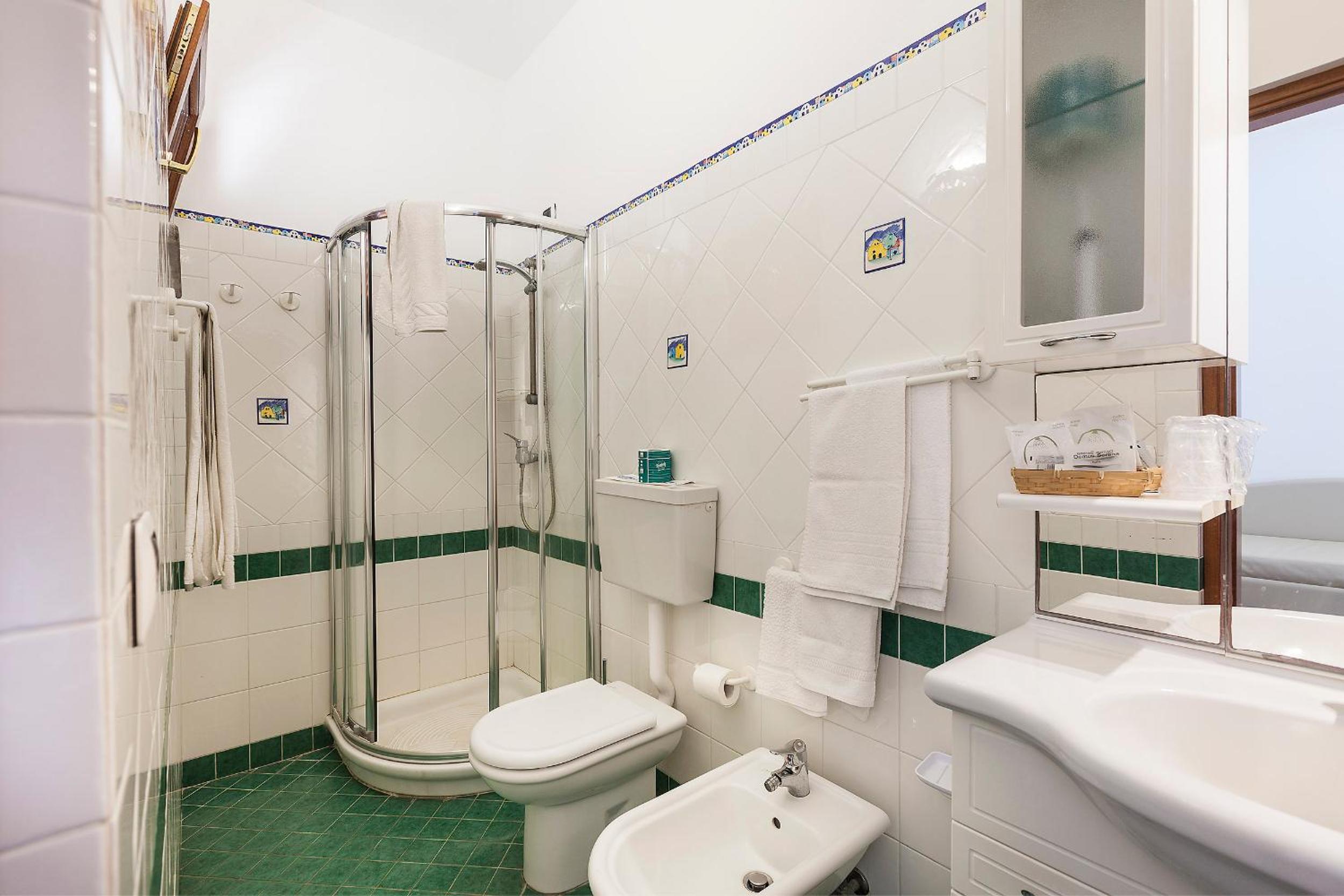 Deluxe Double Room with Private Garden - Photo 2