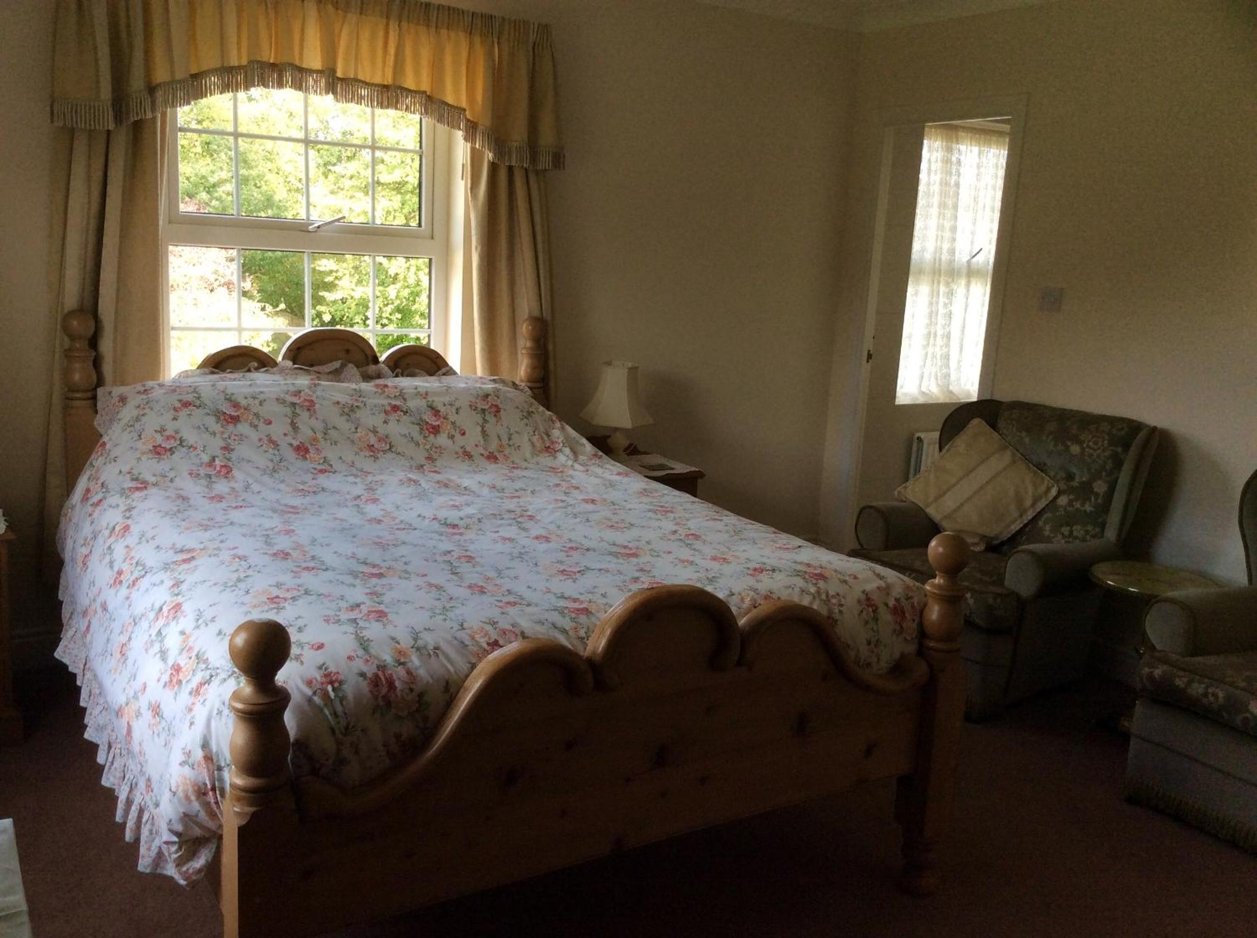 Double Room with Private Bathroom - Photo 15