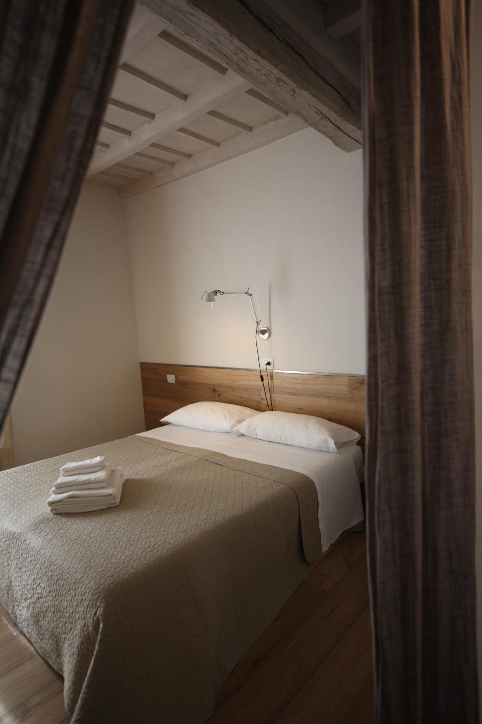 Deluxe Double or Twin Room photo 2
