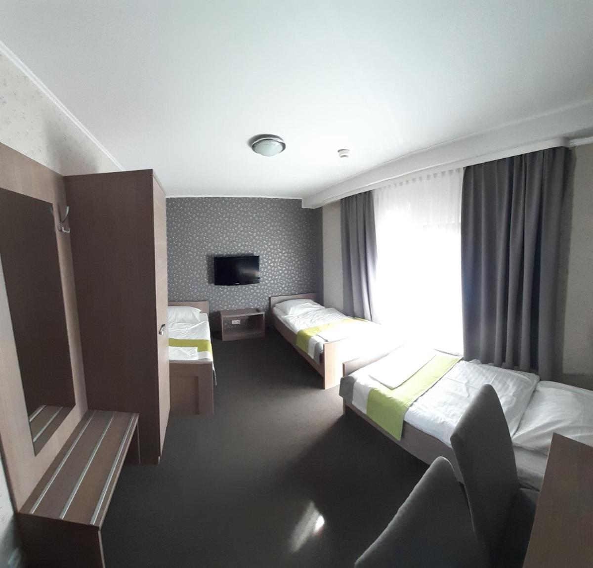 Triple Room with Shared Bathroom photo 2