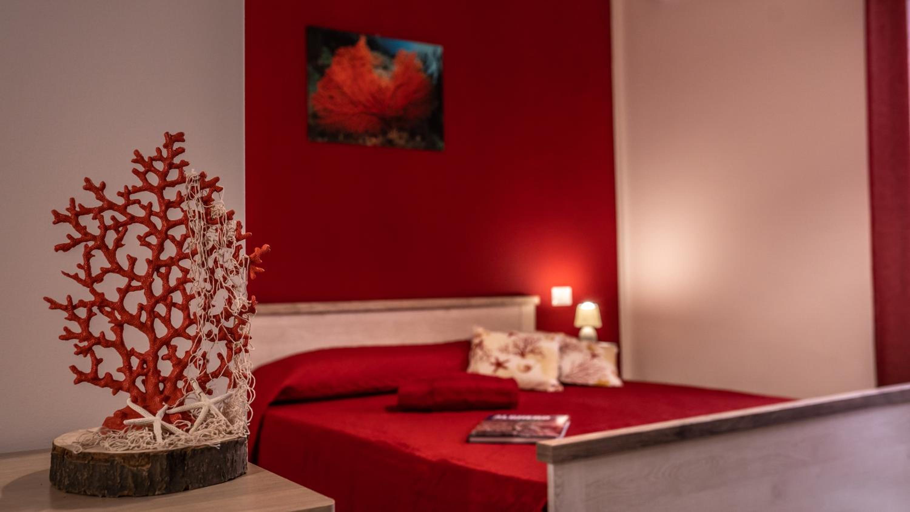 Double Room with Balcony - Photo 4