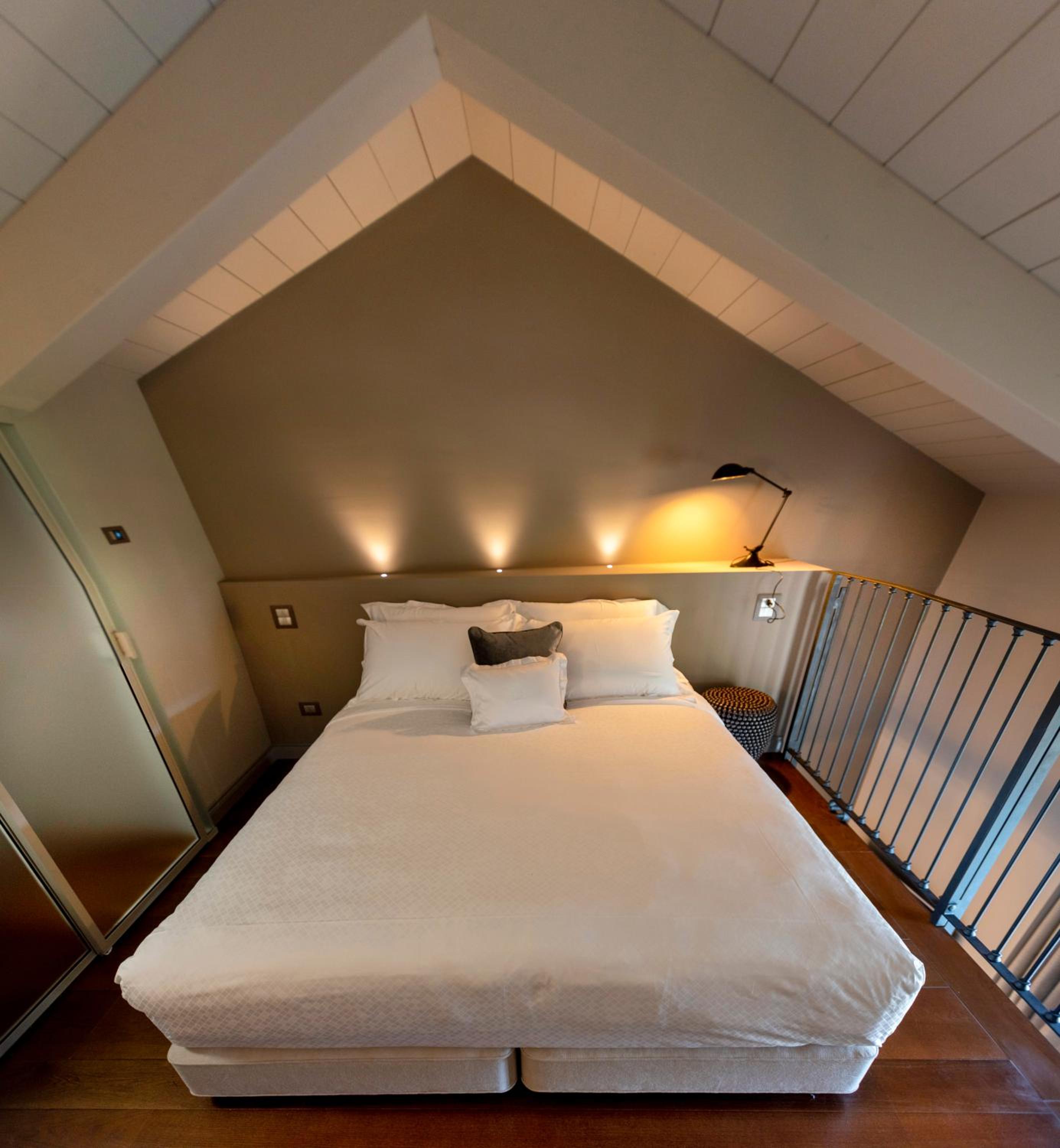 Suite - Photo 12