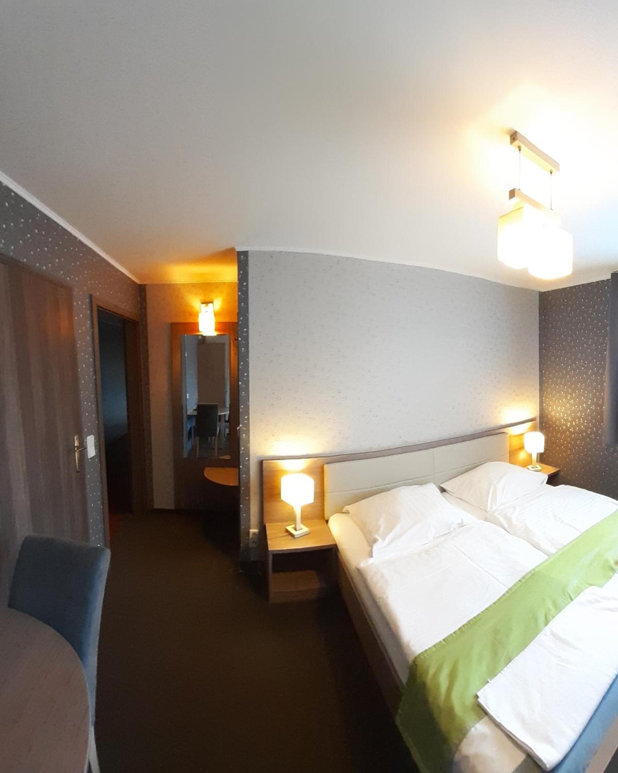 Deluxe King Room photo 2