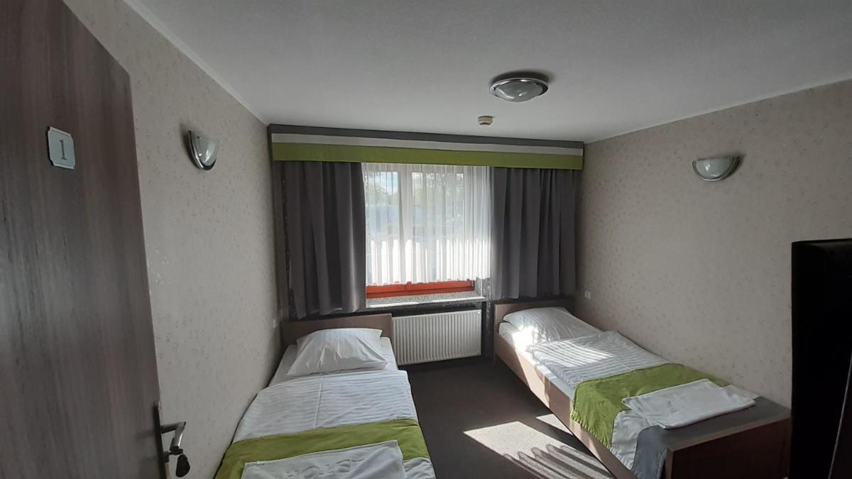 Twin Room with Shared Bathroom photo 1