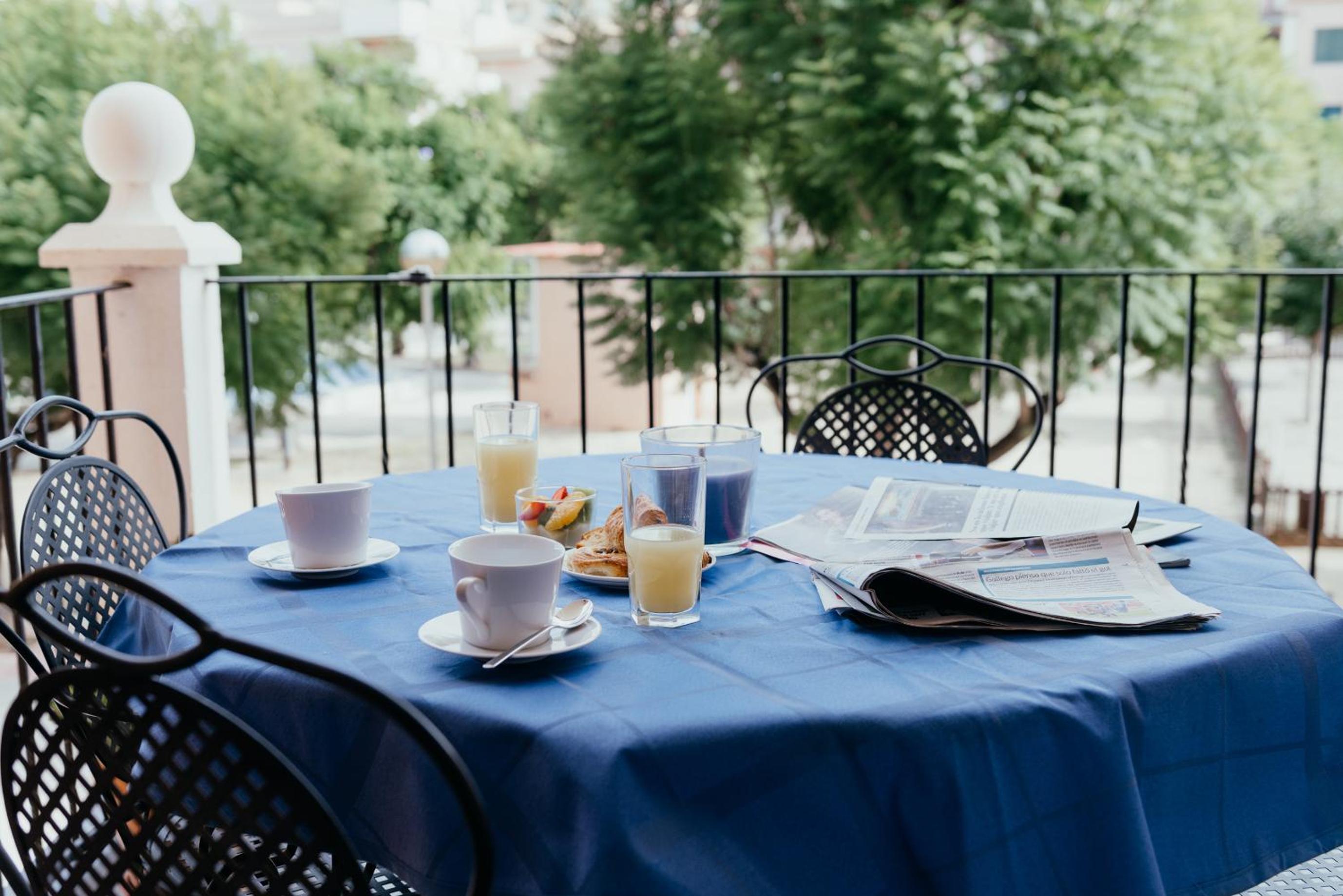 Apartment with Terrace photo 2