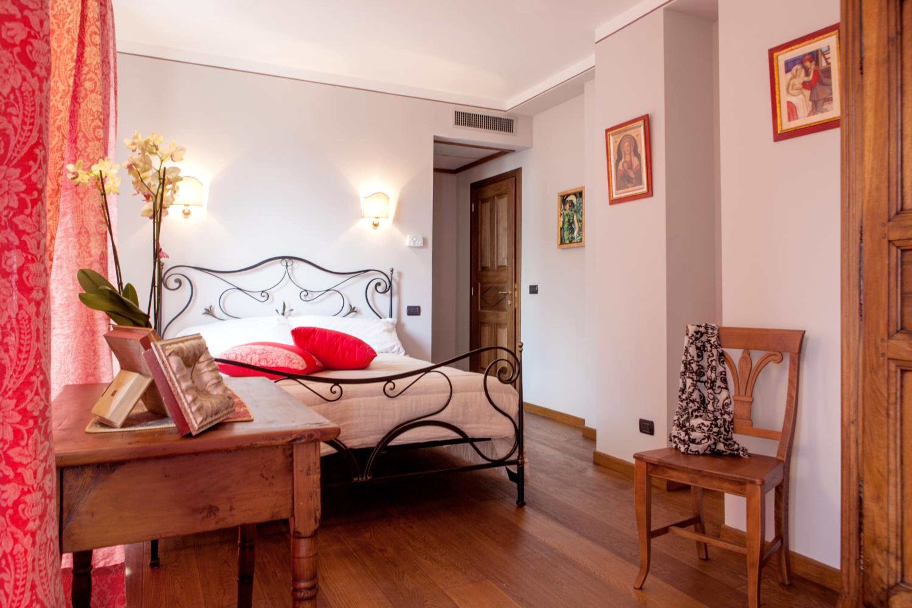 Double  Room - Photo 8