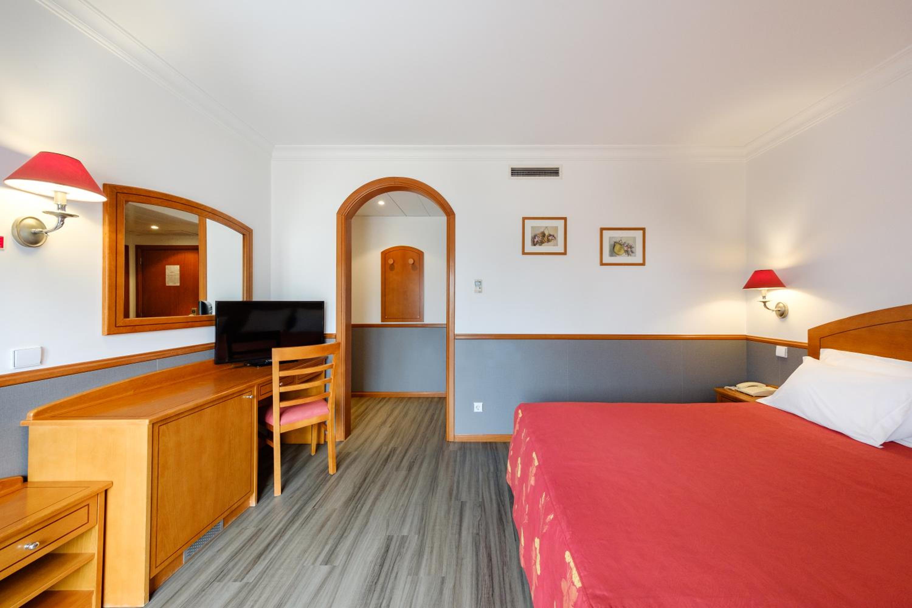 Double Room - Photo 6