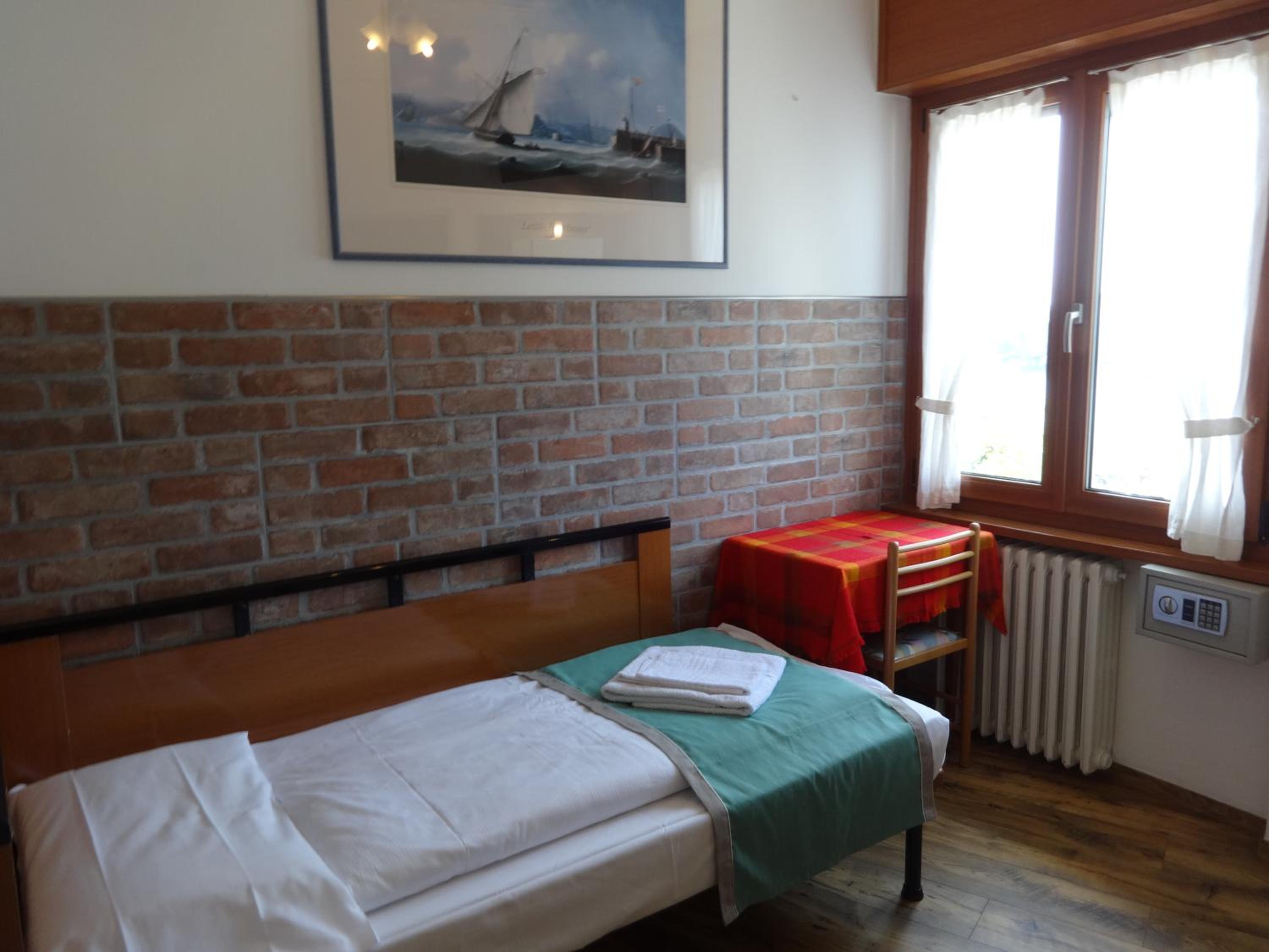 Single Room with Private External Bathroom