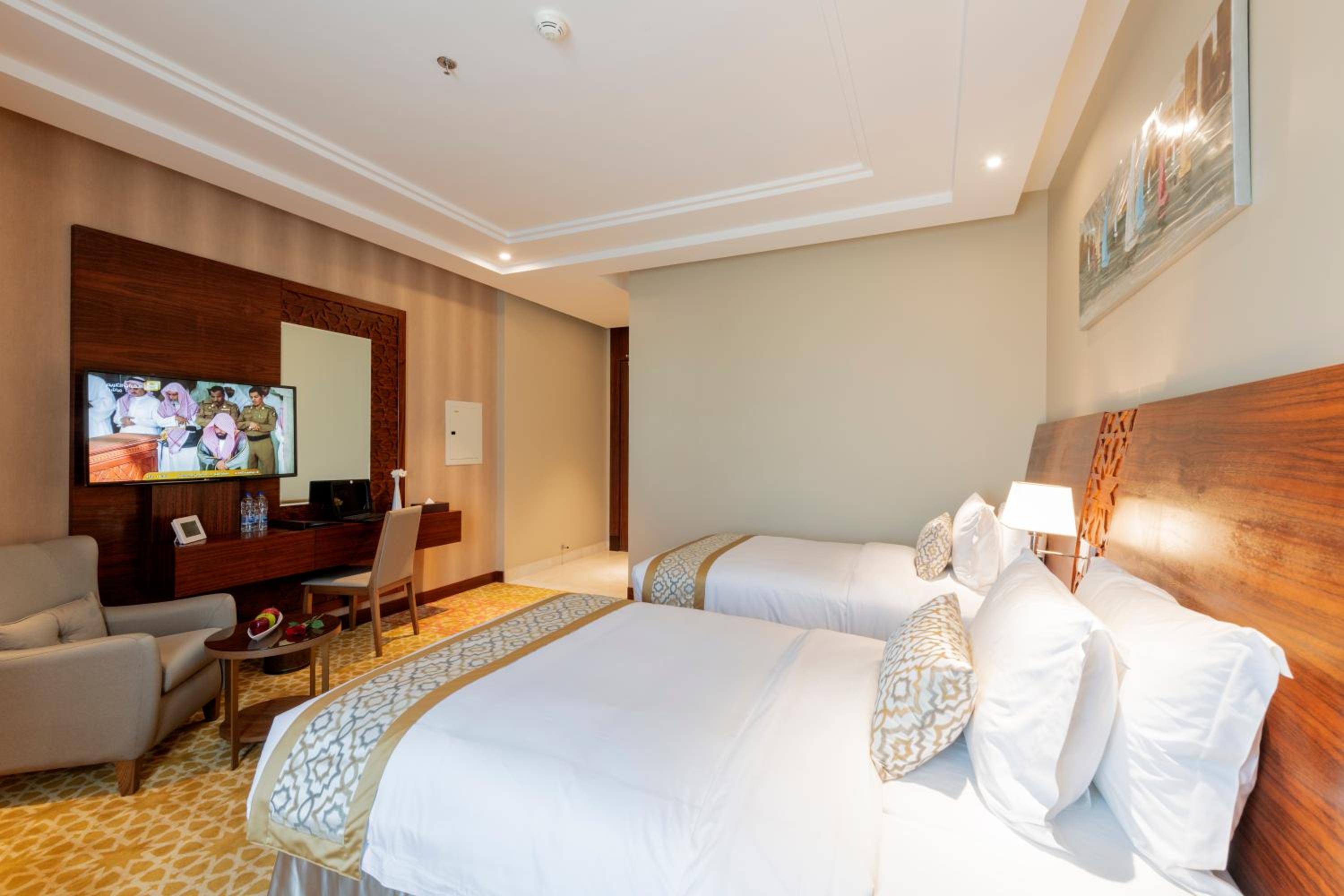 Deluxe Twin Room - Photo 2