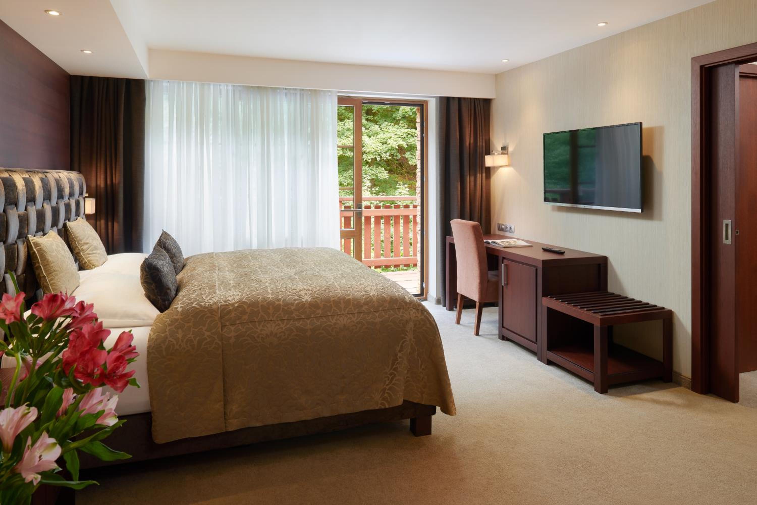 Deluxe Double Room with Balcony photo 3