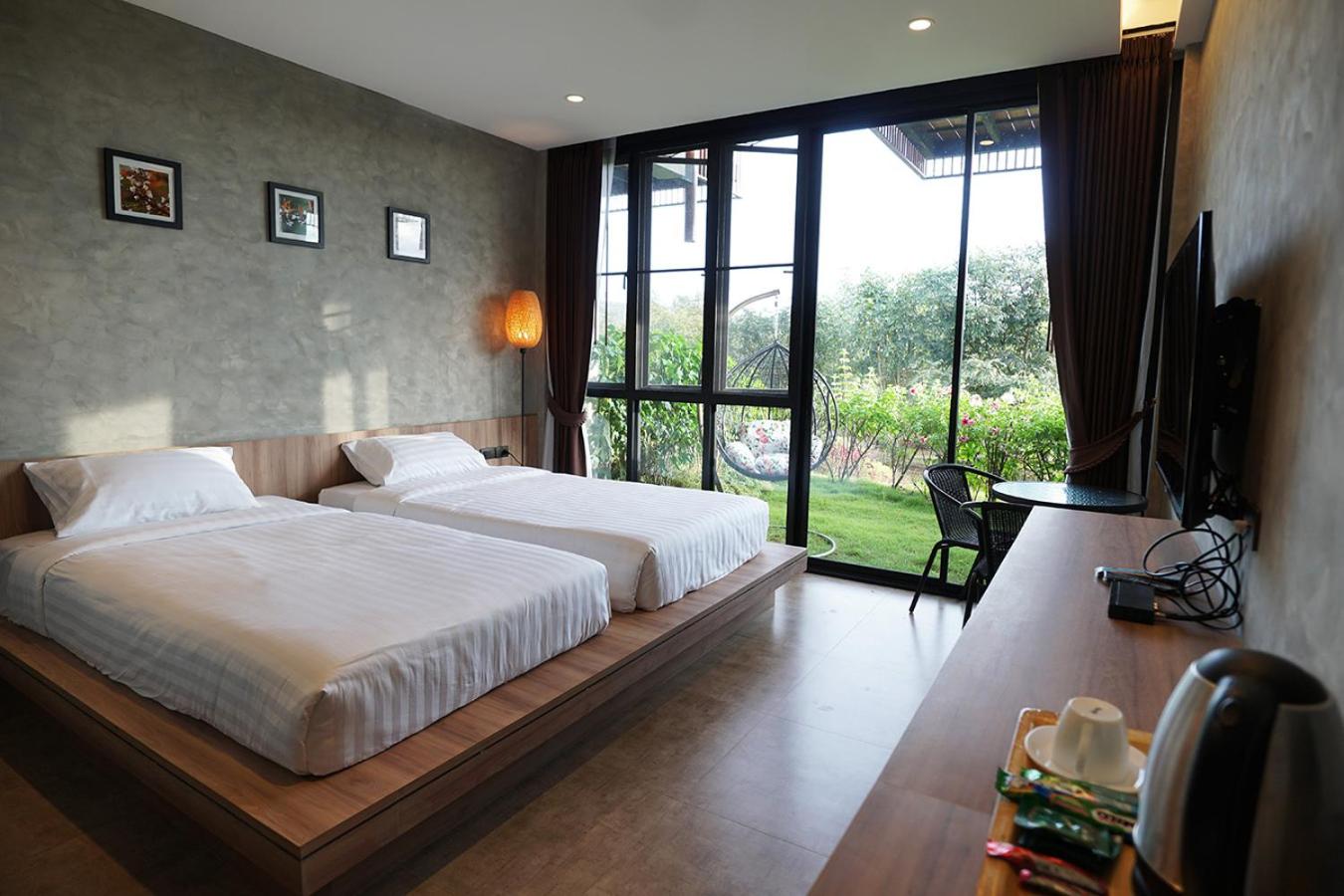 Twin Room with Garden View - Photo 2