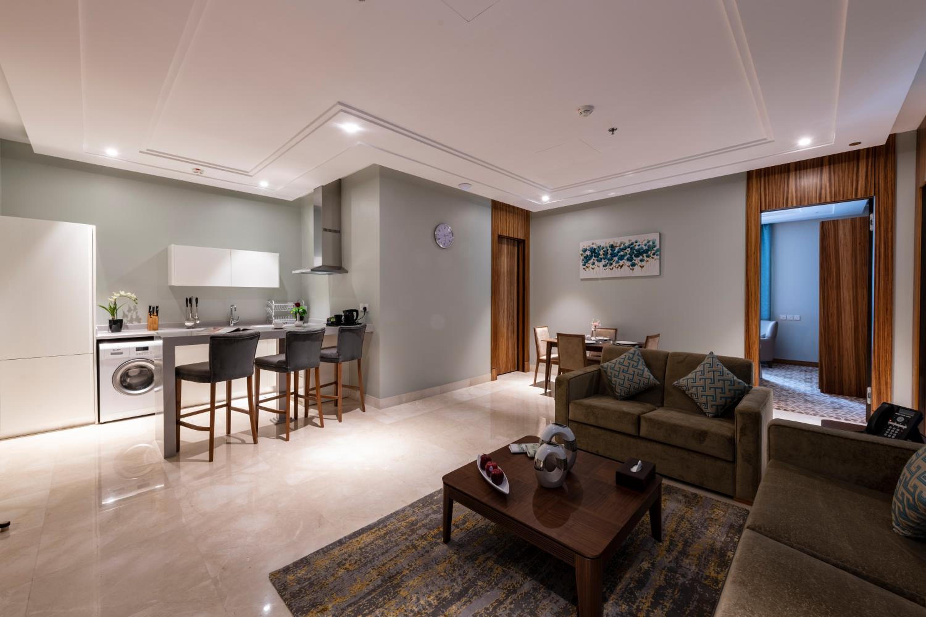 Executive Two-Bedroom Apartment - Photo 6