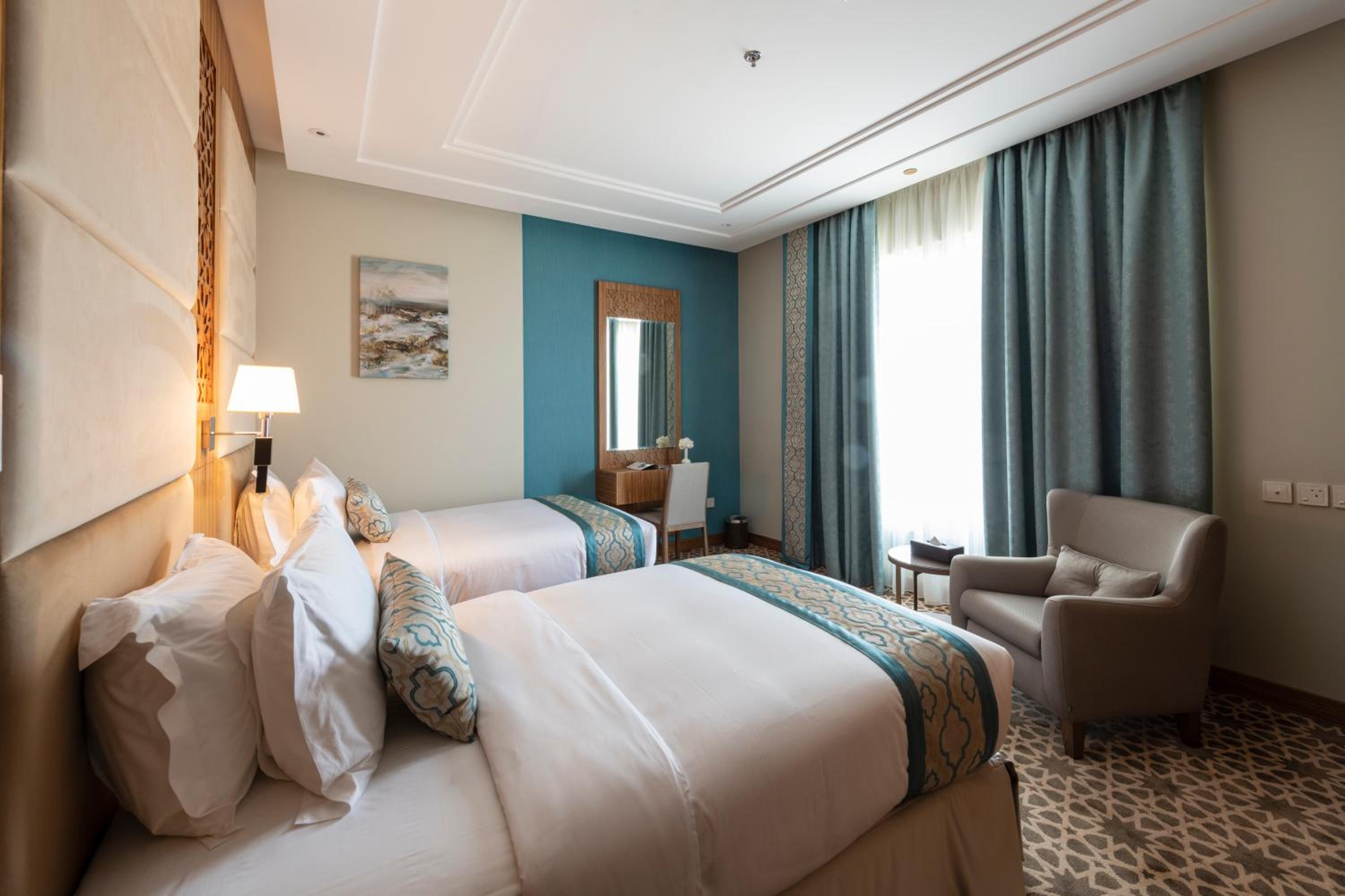 Executive Two-Bedroom Apartment - Photo 4