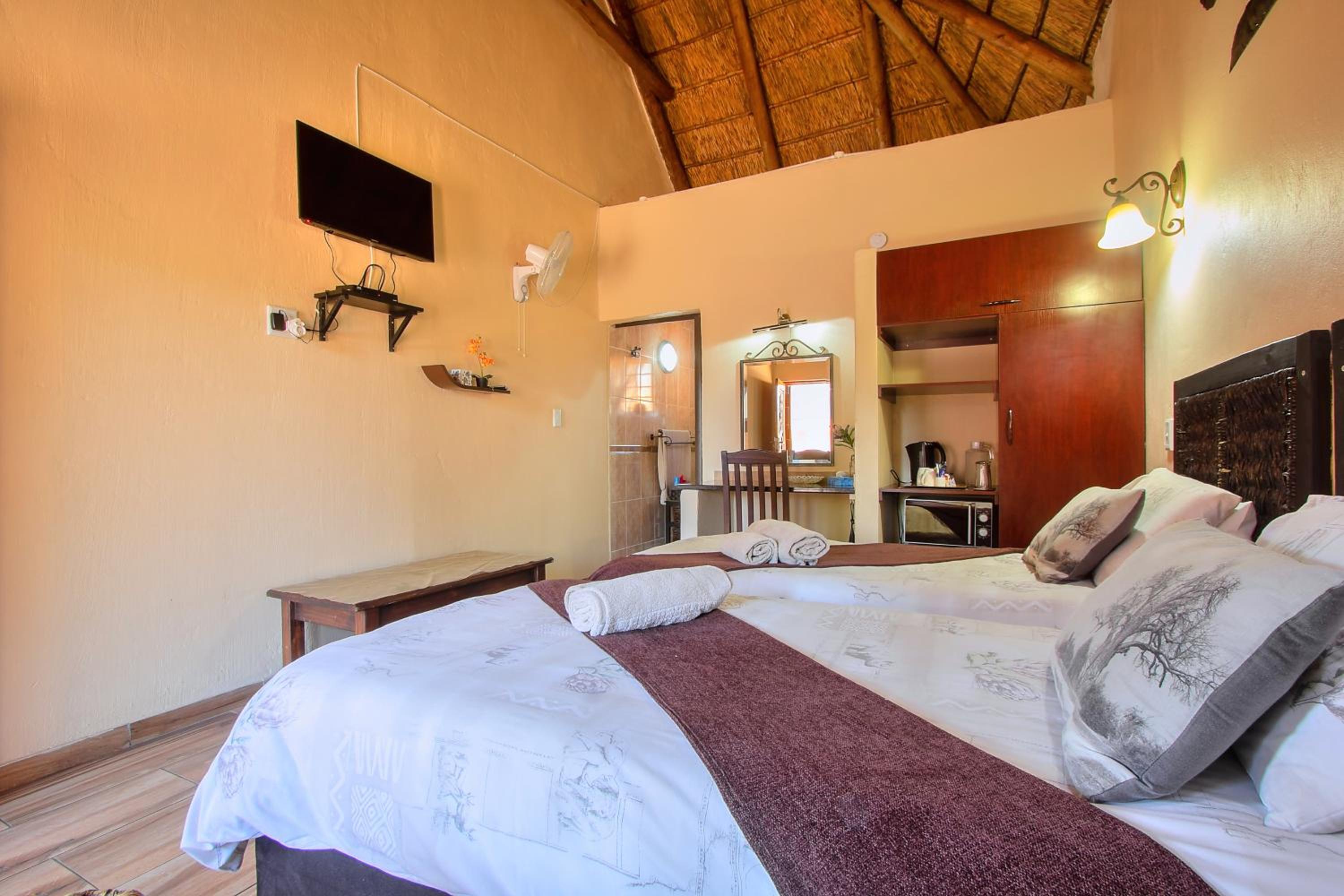 Budget Double Room photo 3