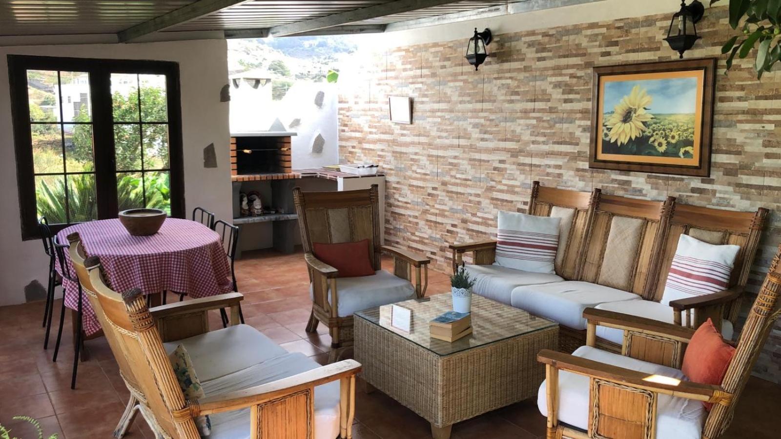 Apartment with Terrace - Photo 45