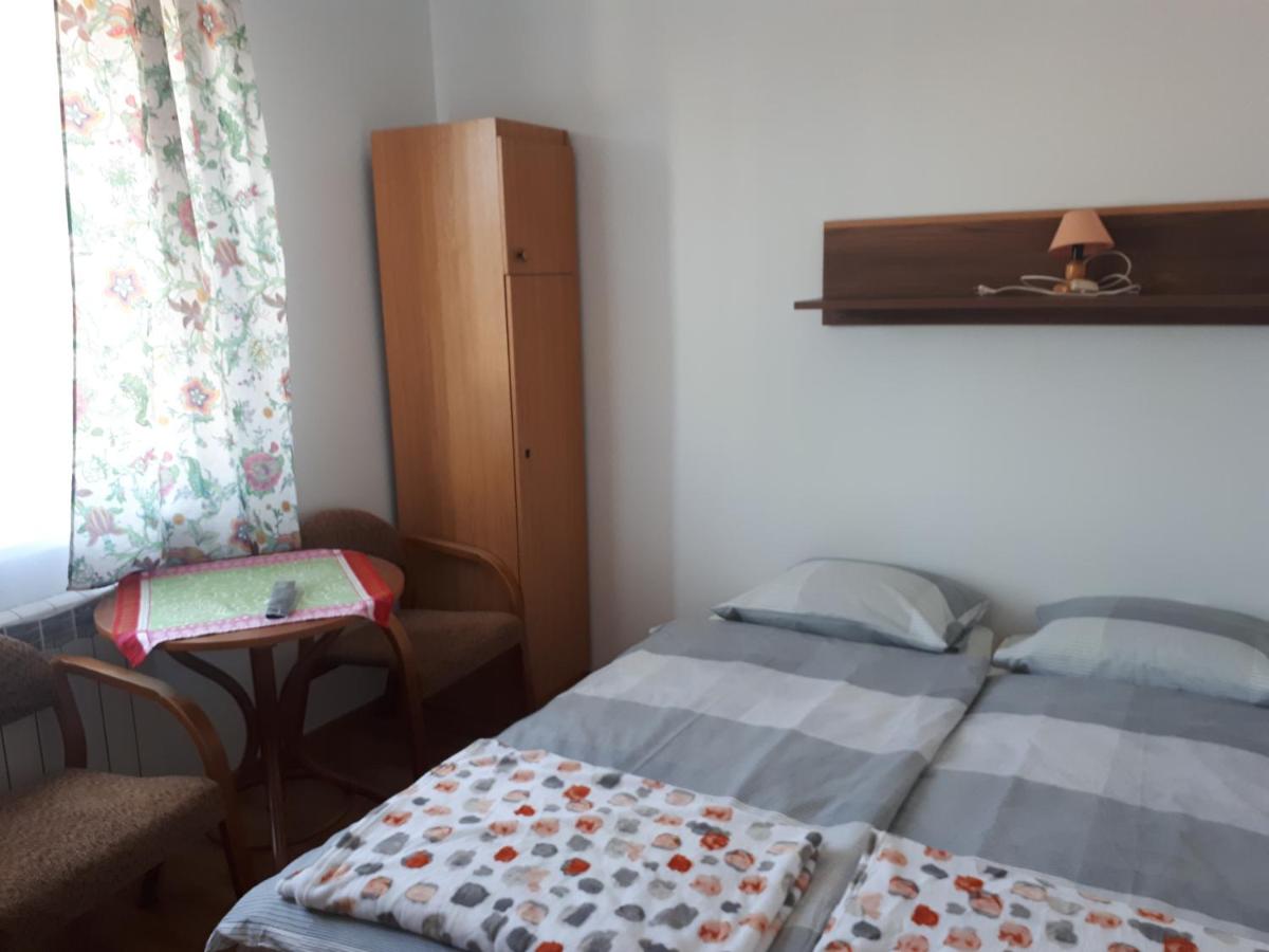 Double Room with Private Bathroom photo 1