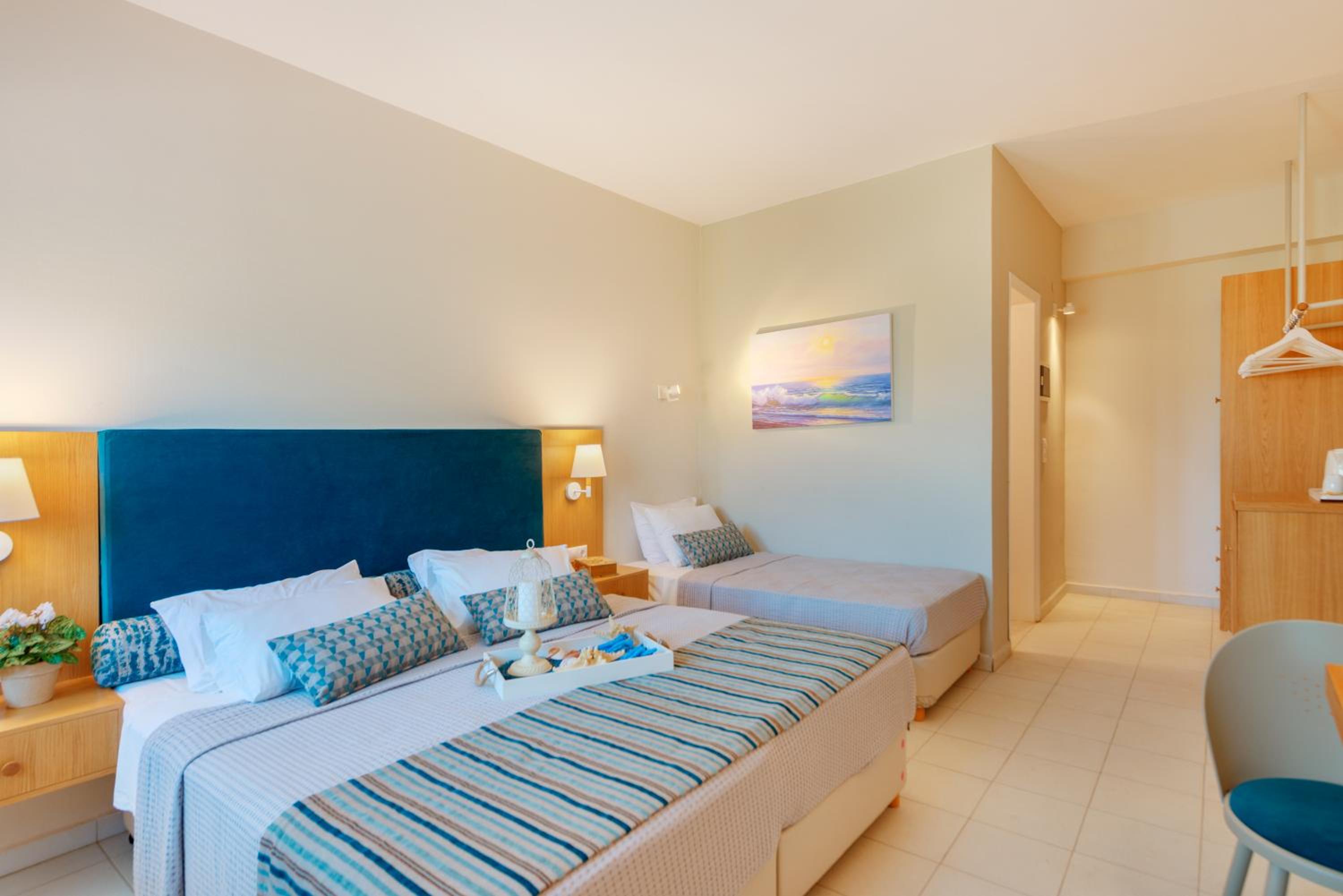 Double Room with Patio - Photo 7