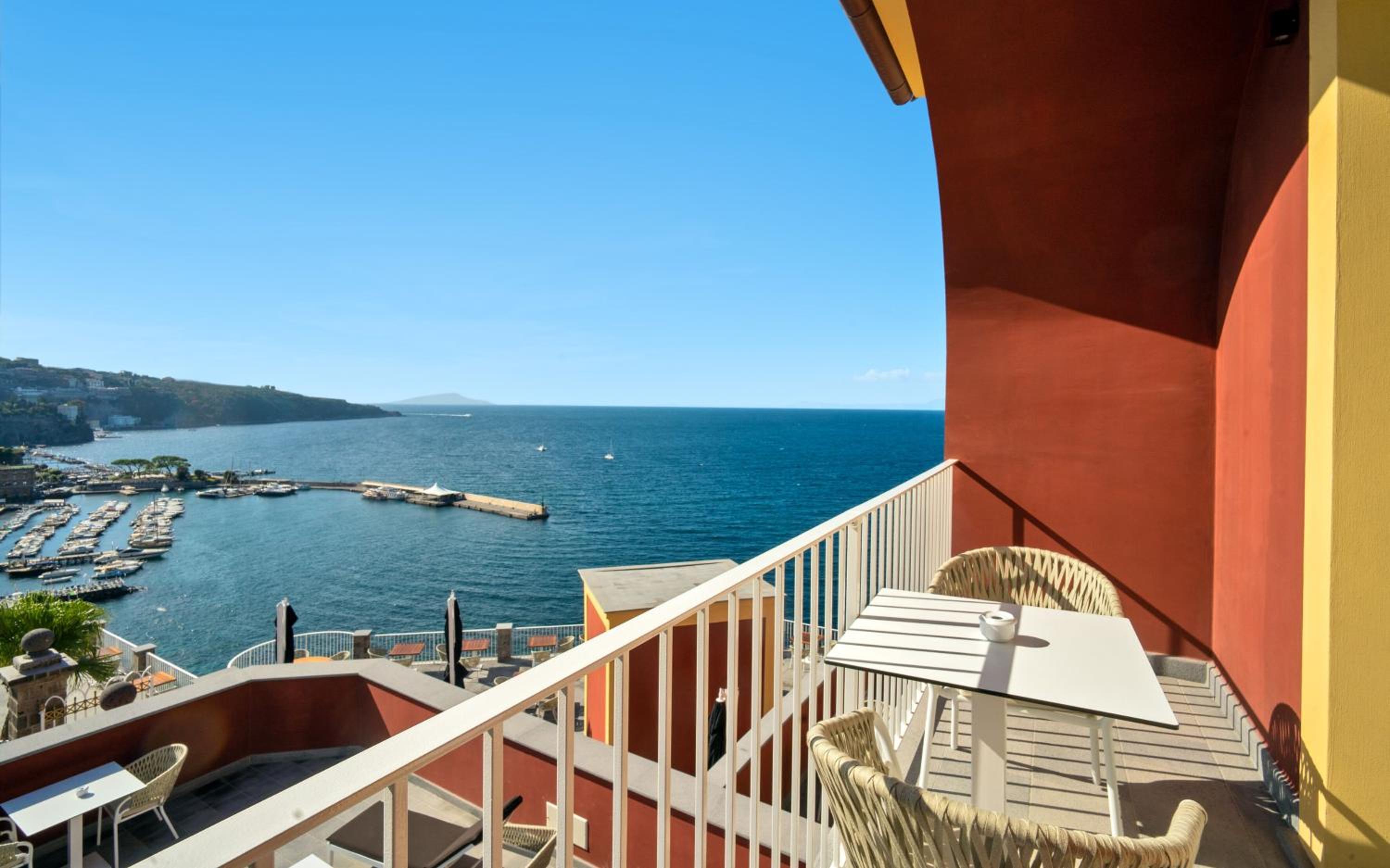 Junior Suite with Balcony Sea View - Photo 3