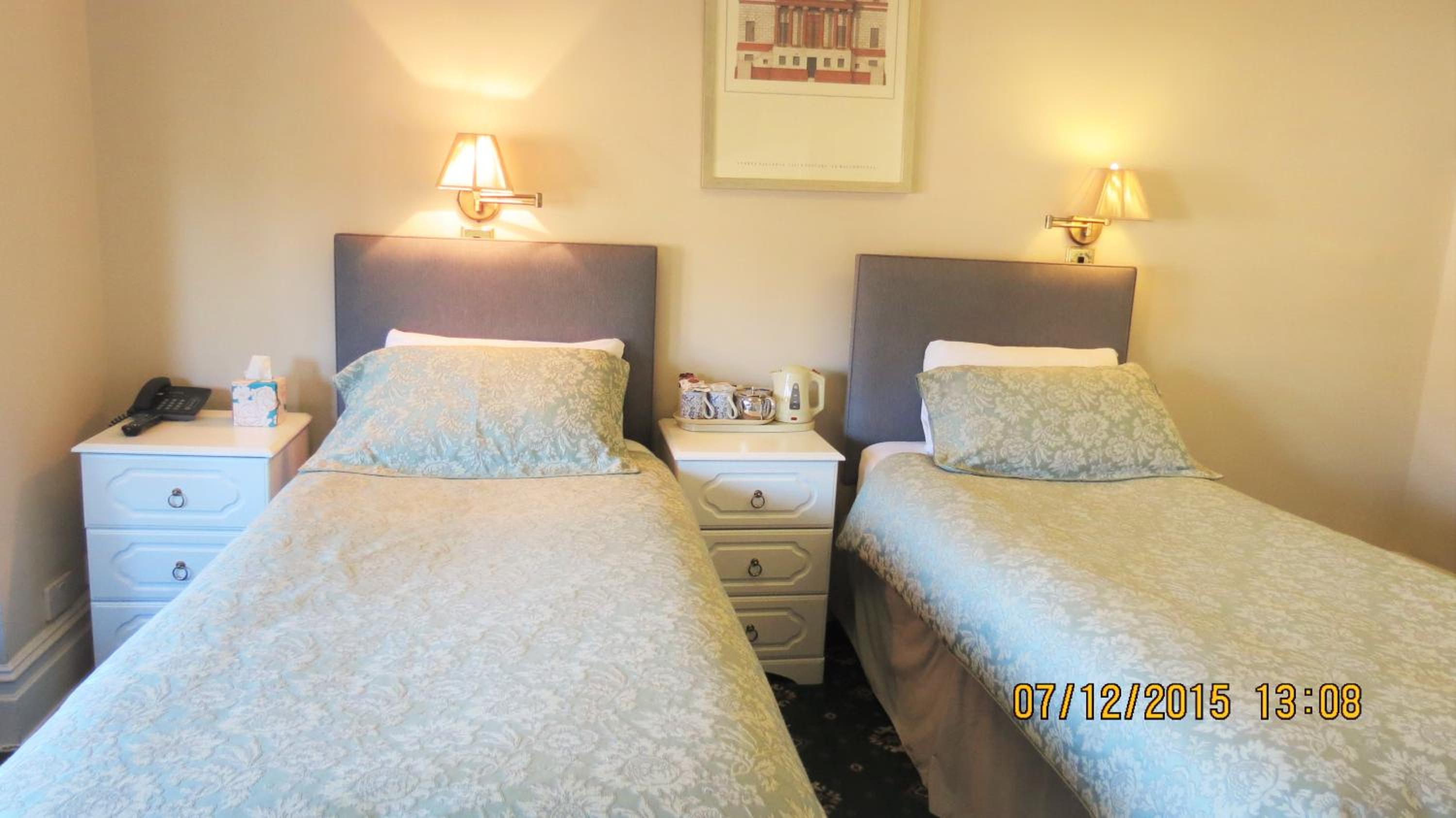 Twin Room - Photo 1