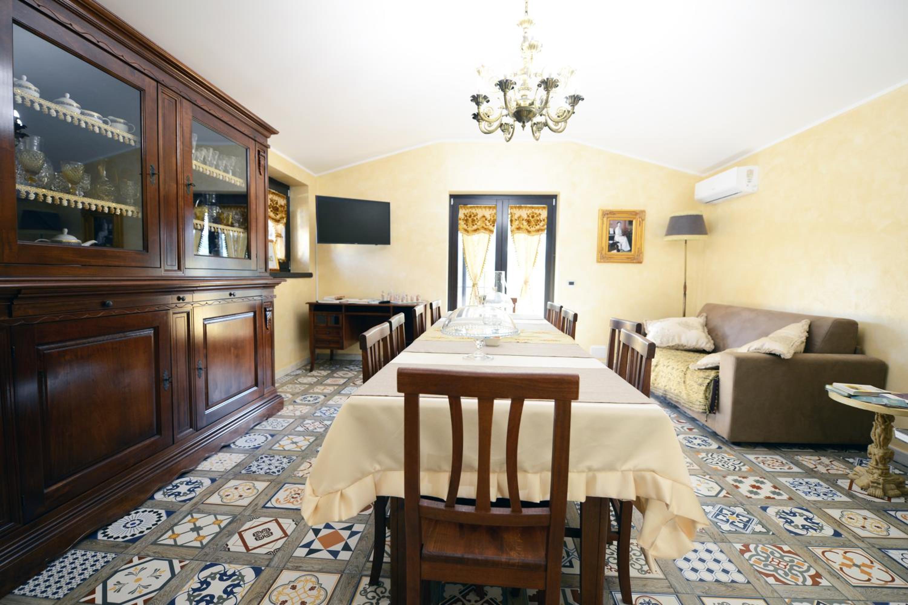 Deluxe Room - Photo 16
