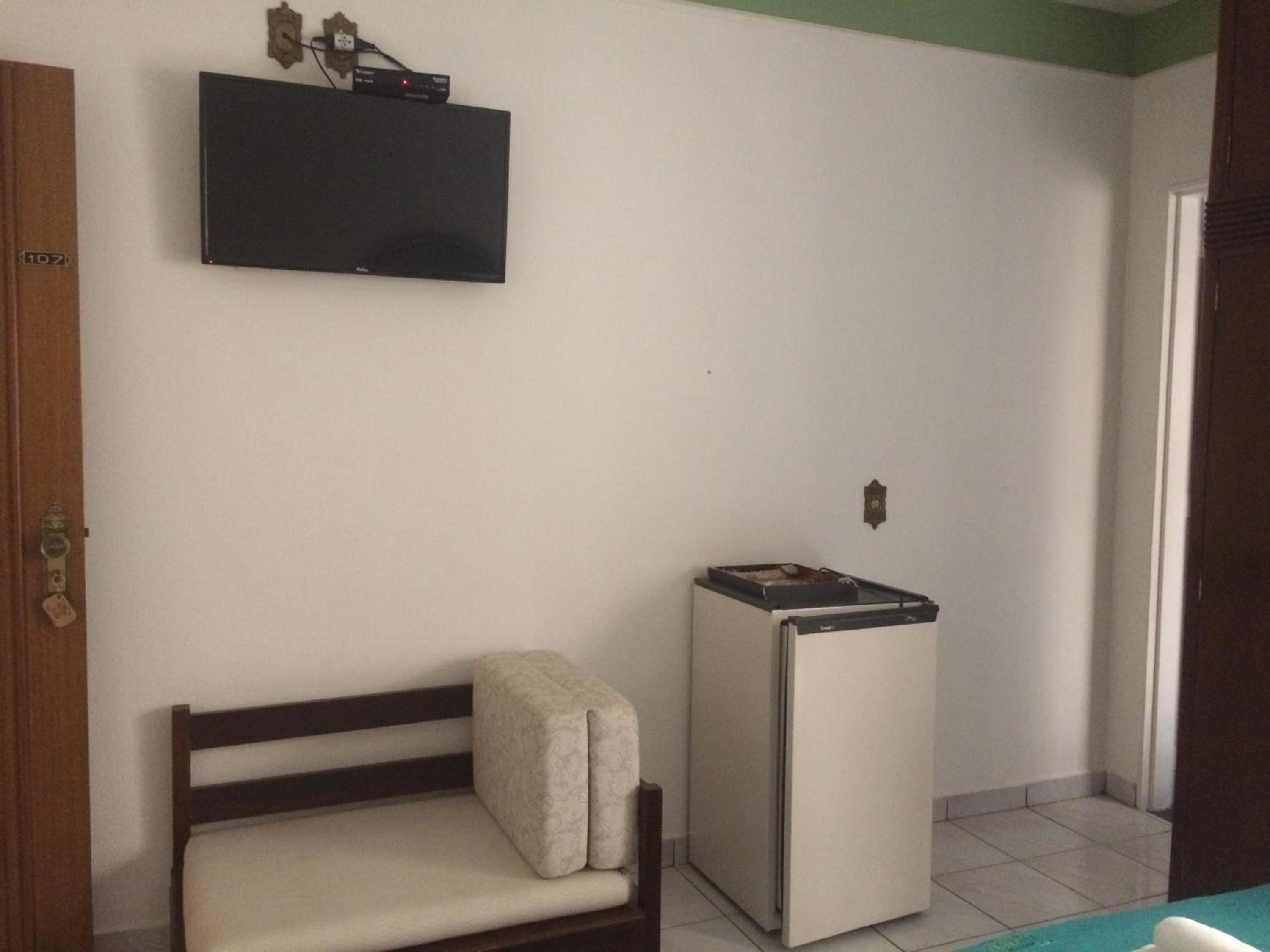 Family Room with Balcony photo 3