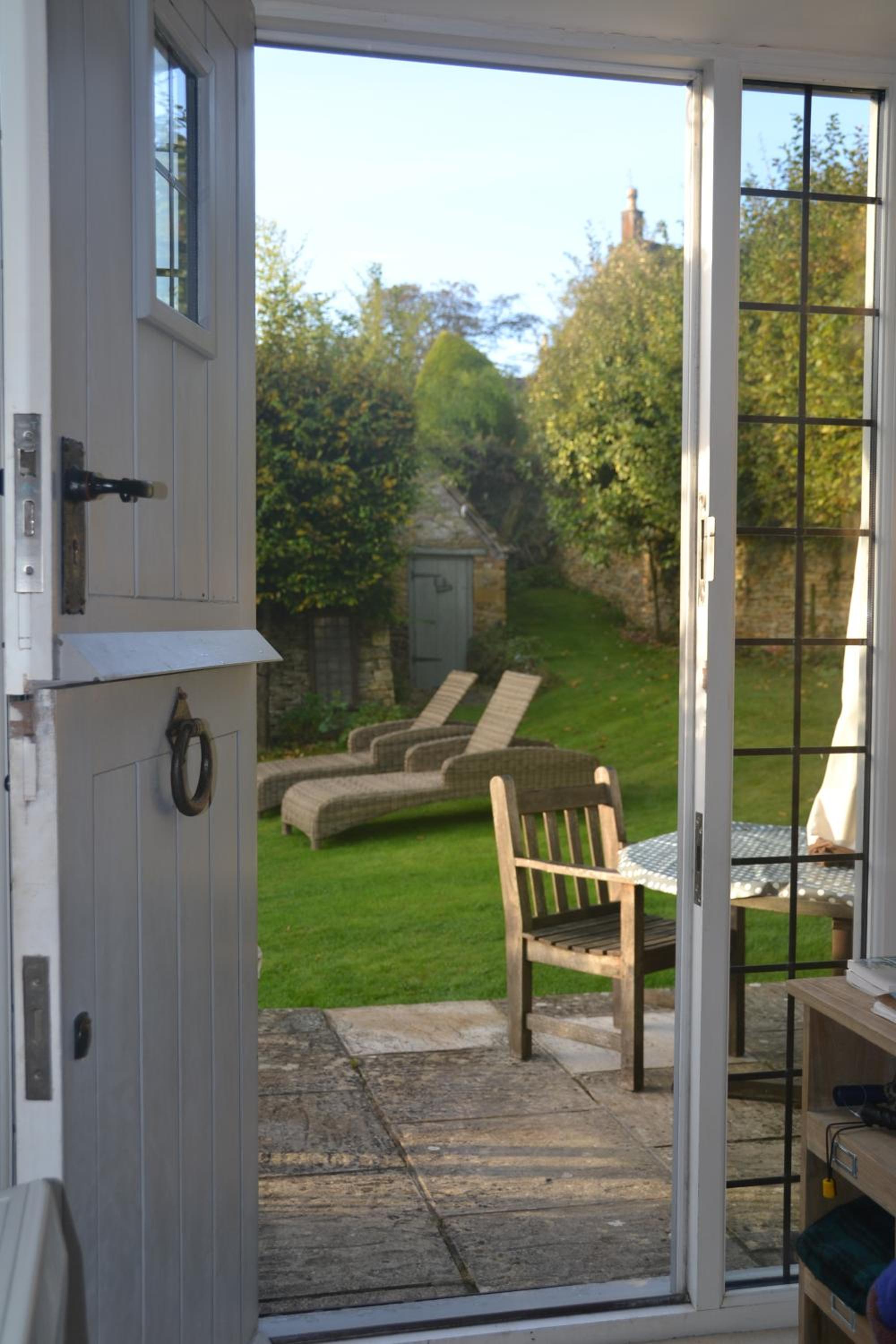 Apartment with Garden View - Photo 15