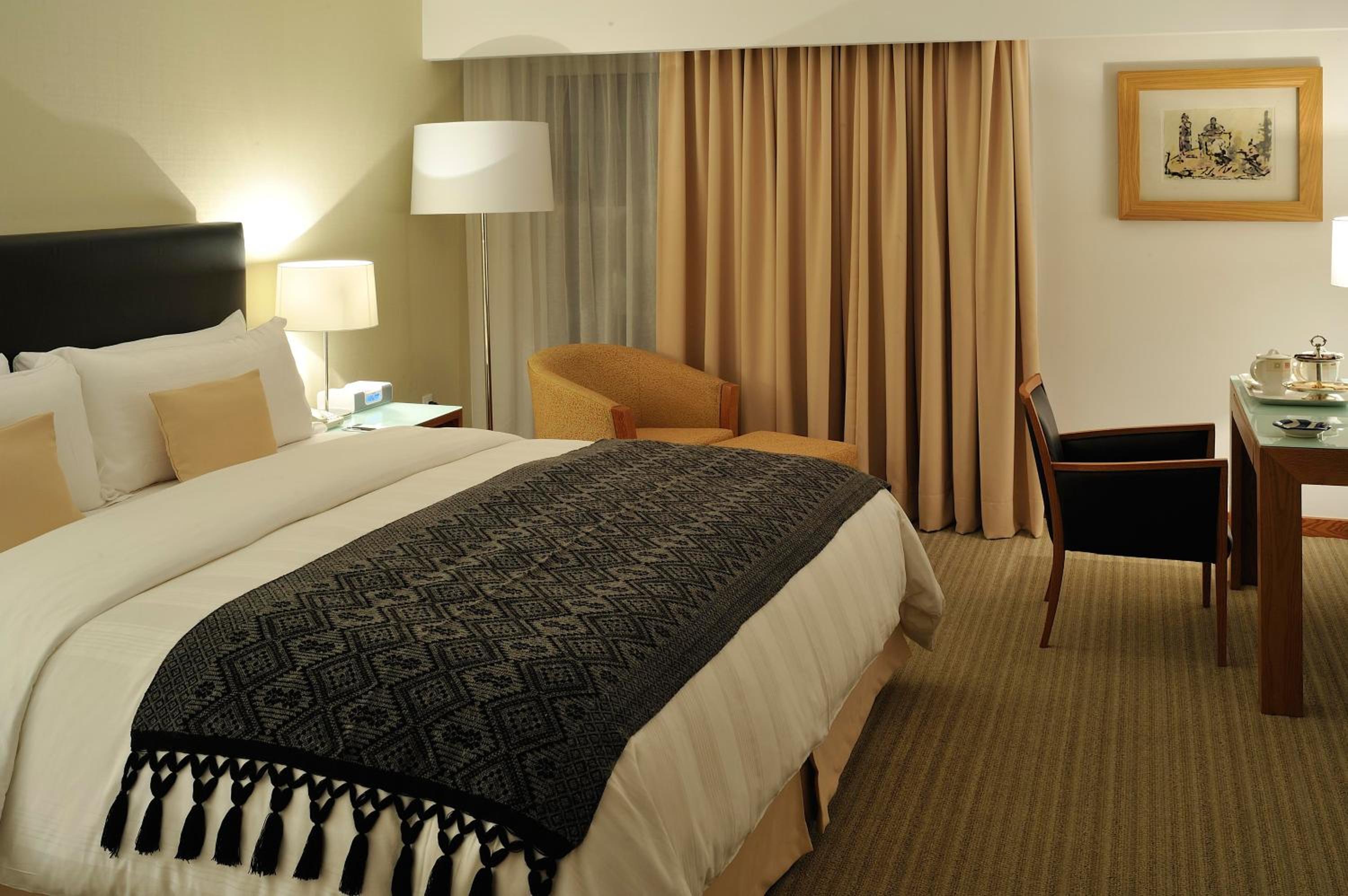 Classic King Room - Club Lounge Access - Photo 5