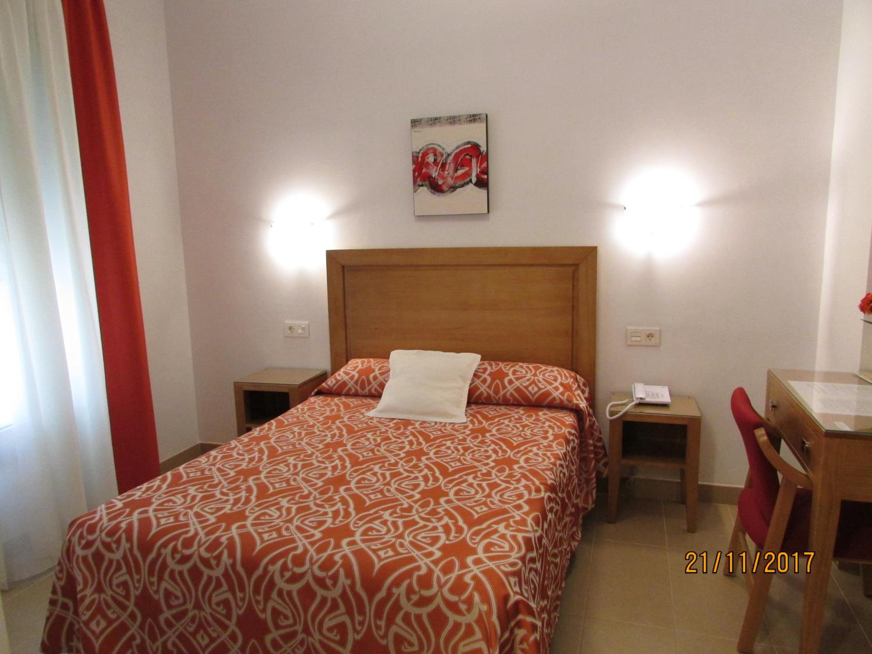 Single Room photo 3
